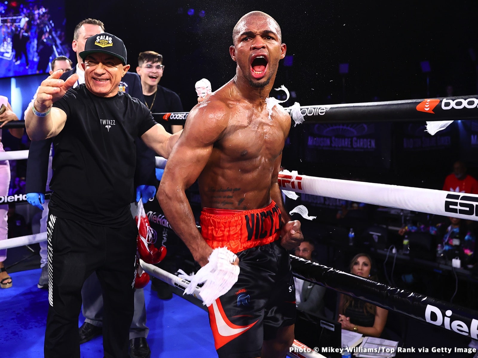 Photos: Edgar Berlanga Decisions Alexis Angulo