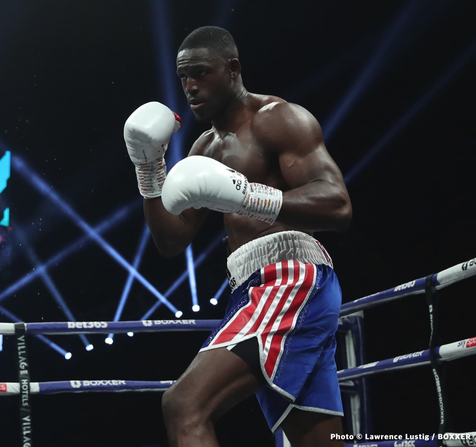 Photos: Richard Riakporhe defeats Fabio Turchi