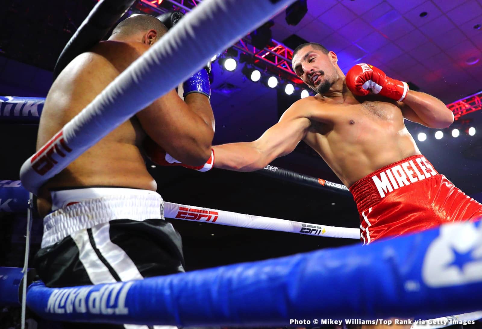 Antonio Mireles boxing image / photo