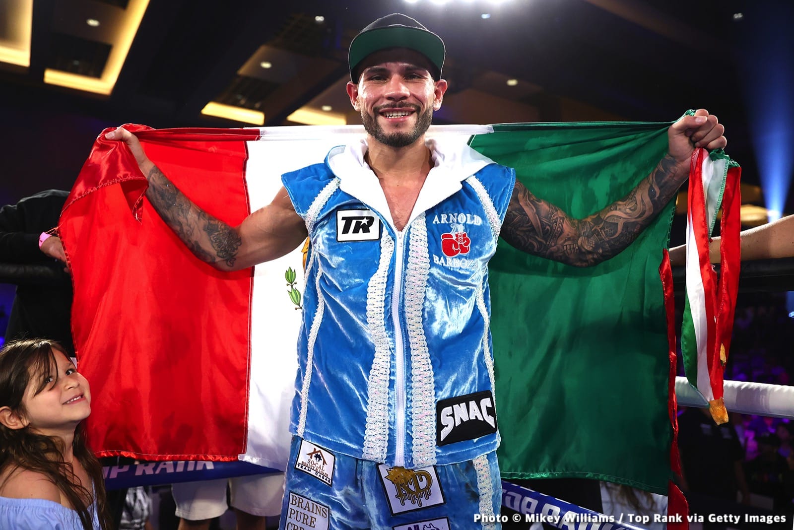 Photos: Barboza Jr. outboxes Zorrilla, Torrez Jr. Improves to 2-0