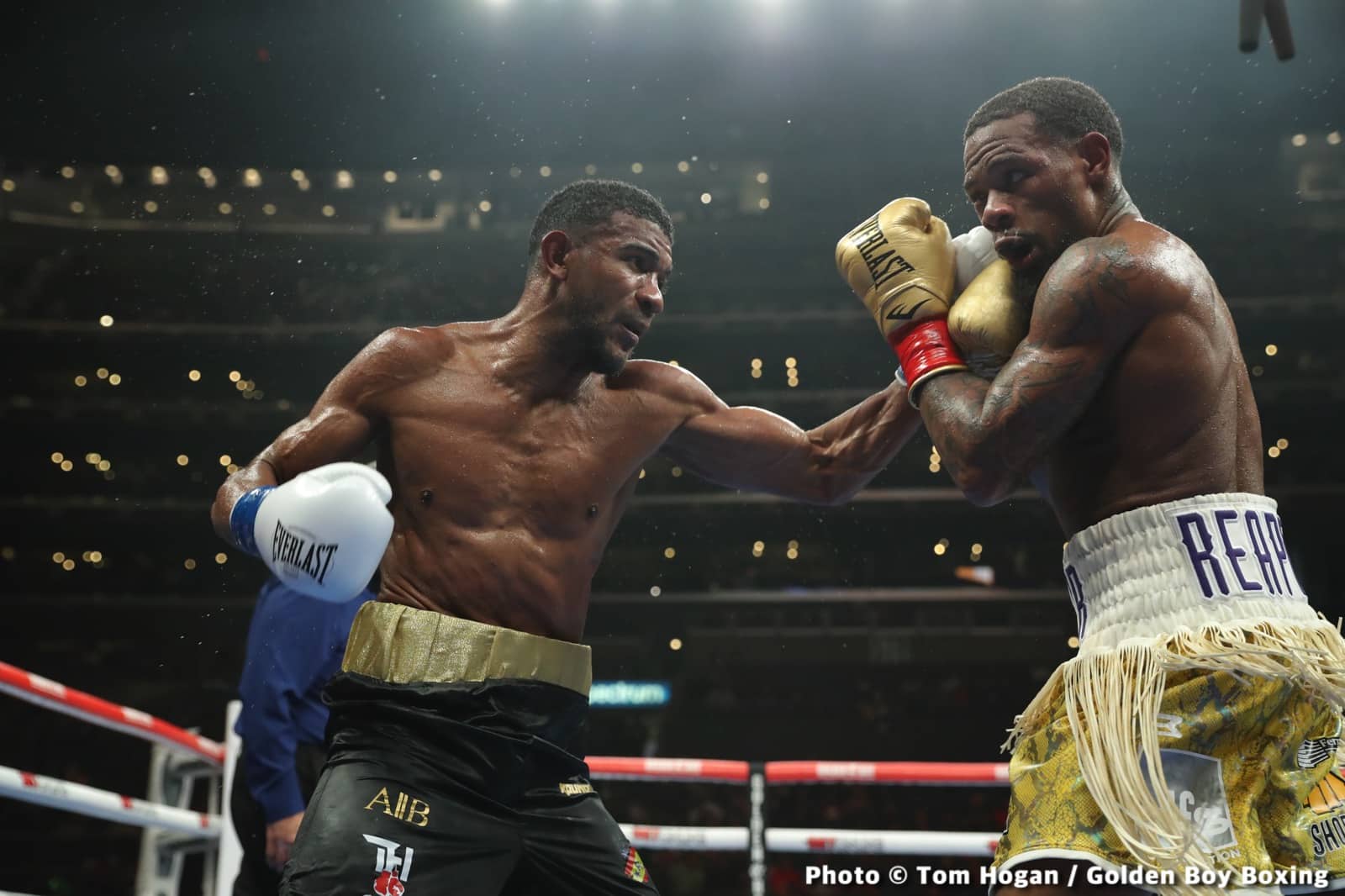 Photos: King Ryan Knocks Out Fortuna In Round 6