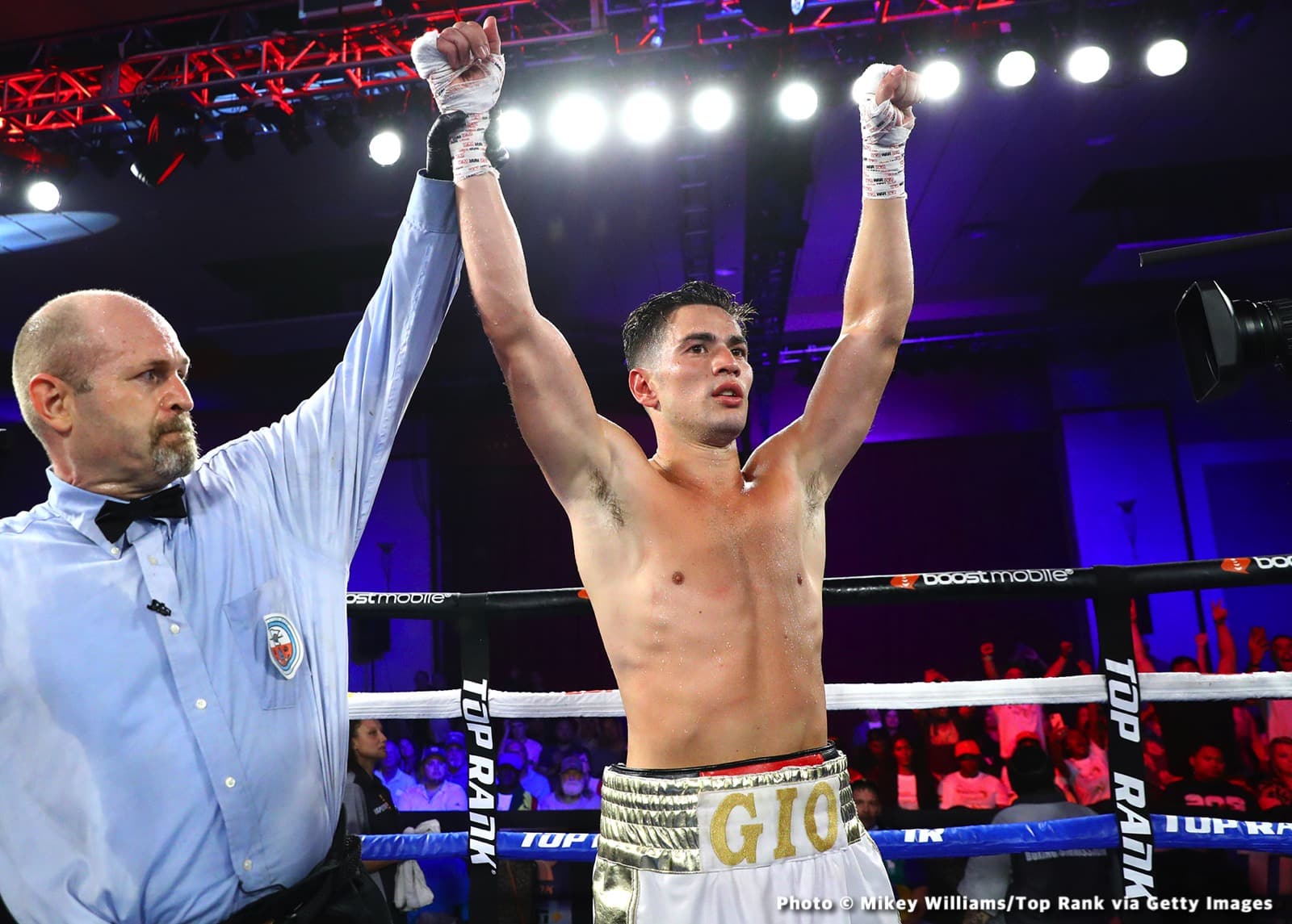Isaac Dogboe Outpoints Gonzalez - Boxing Results
