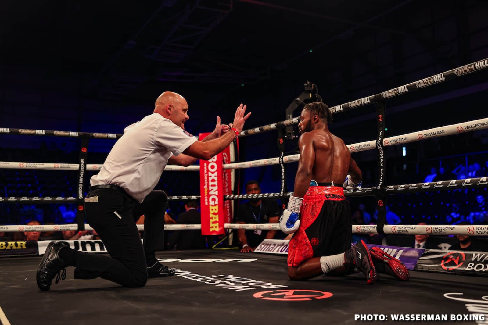 Boxing photo: Harlem Eubank, Josh Kelly image Josh Kelly defeats Lucas Bastida - Boxing Results