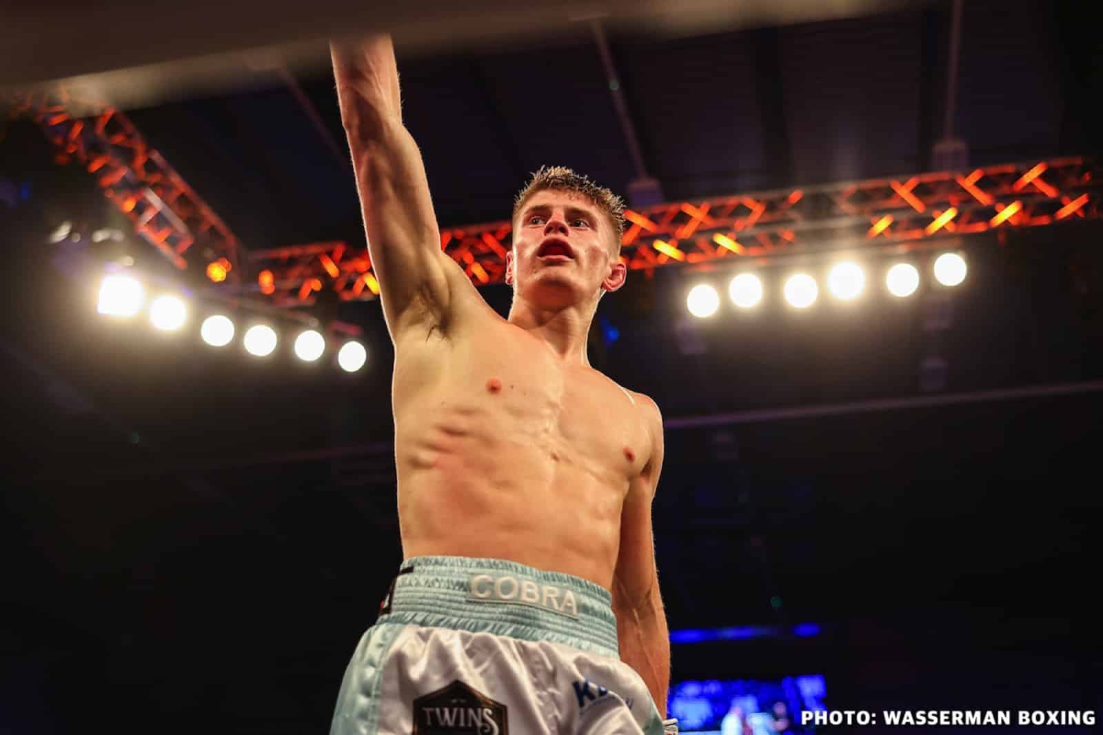 Boxing photo: Harlem Eubank, Josh Kelly image Josh Kelly defeats Lucas Bastida - Boxing Results