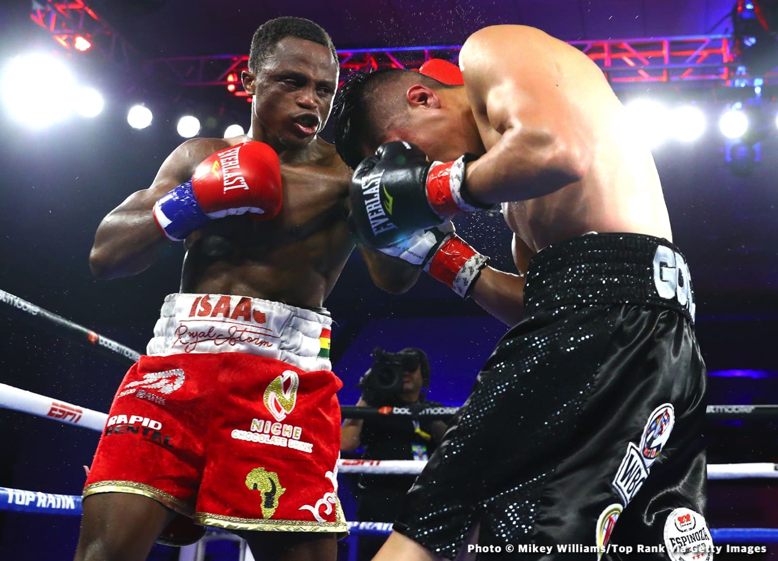 Isaac Dogboe Outpoints Gonzalez - Boxing Results