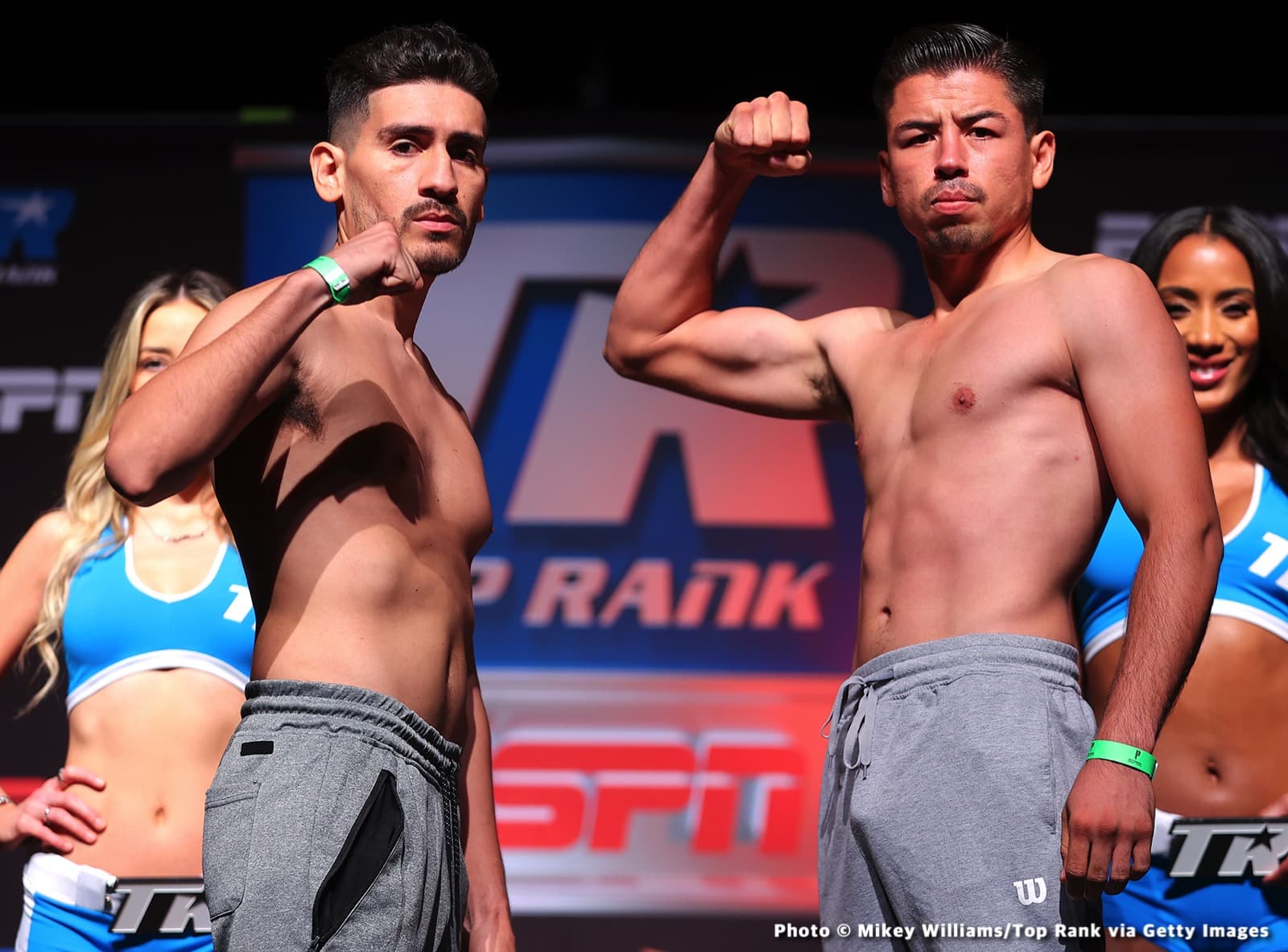 Photos: Barboza Jr. outboxes Zorrilla, Torrez Jr. Improves to 2-0