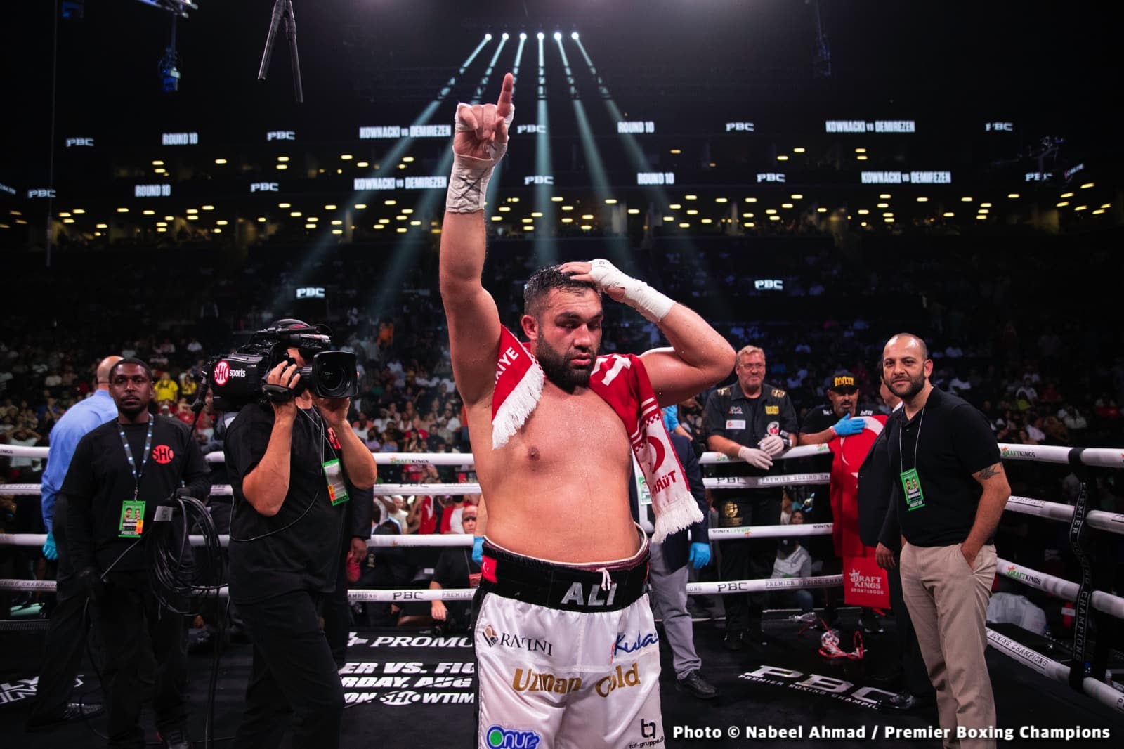 Danny Garcia defeats Benavidez Jr, Demirezen beats Kownacki - Boxing Results
