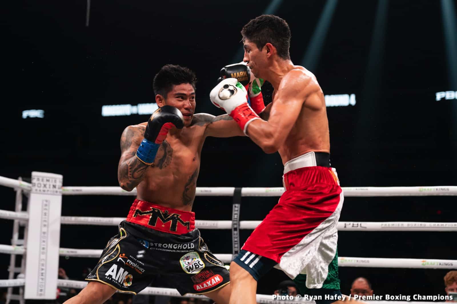 Photos: Rey Vargas dethrones Mark Magsayo In San Antonio
