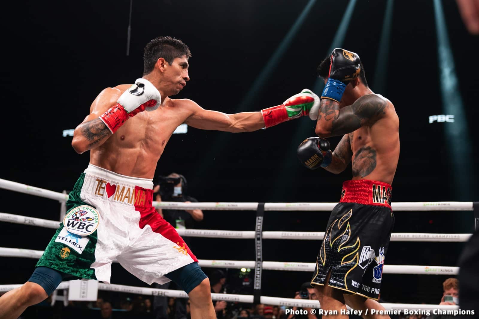 Photos: Rey Vargas dethrones Mark Magsayo In San Antonio