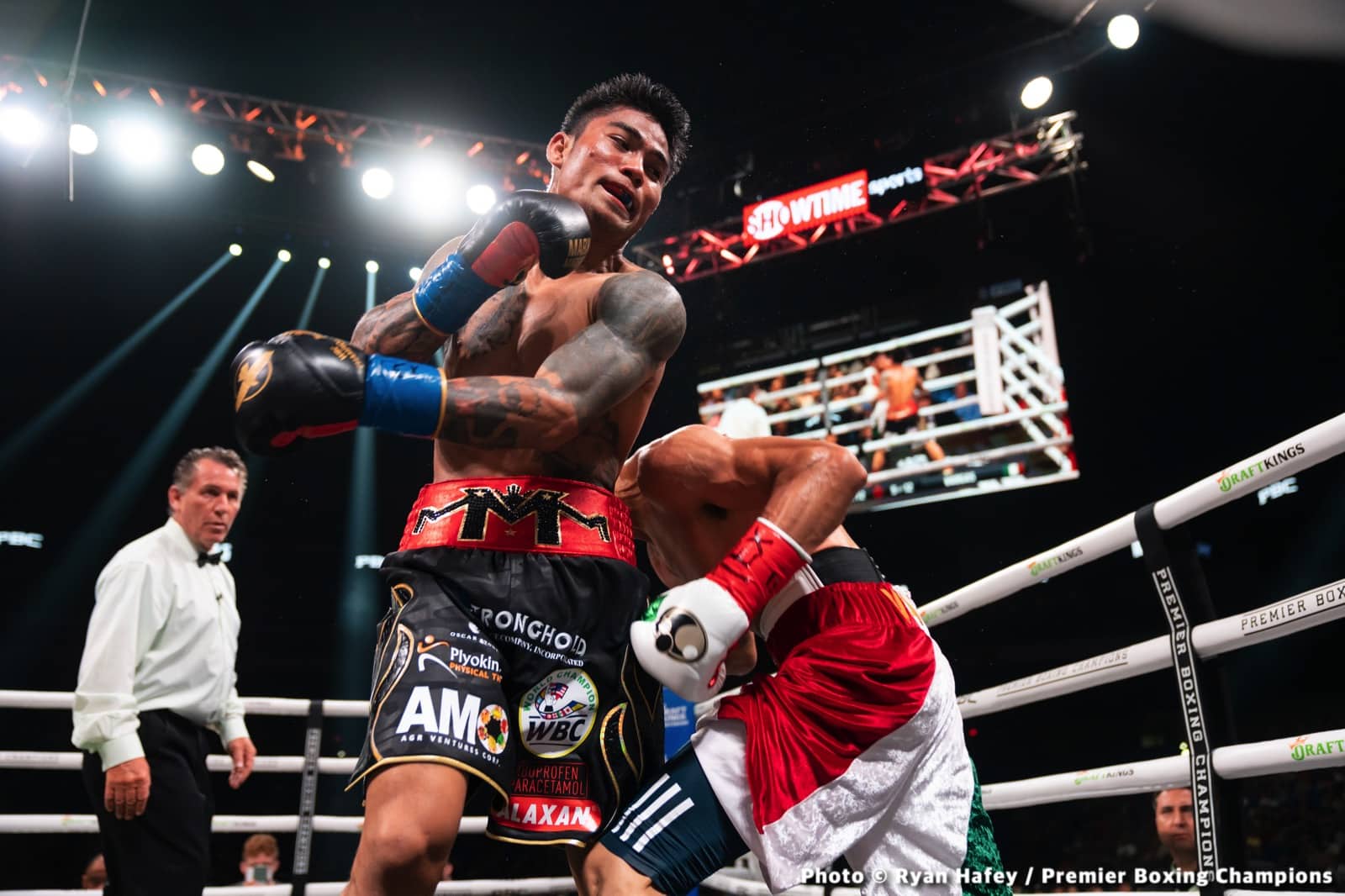 Photos: Rey Vargas dethrones Mark Magsayo In San Antonio