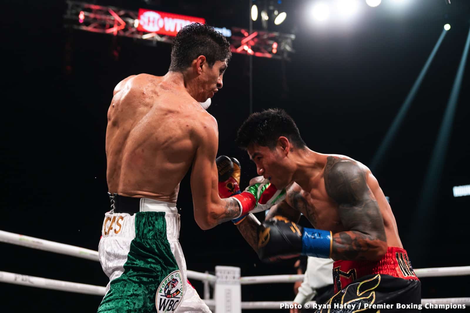 Photos: Rey Vargas dethrones Mark Magsayo In San Antonio