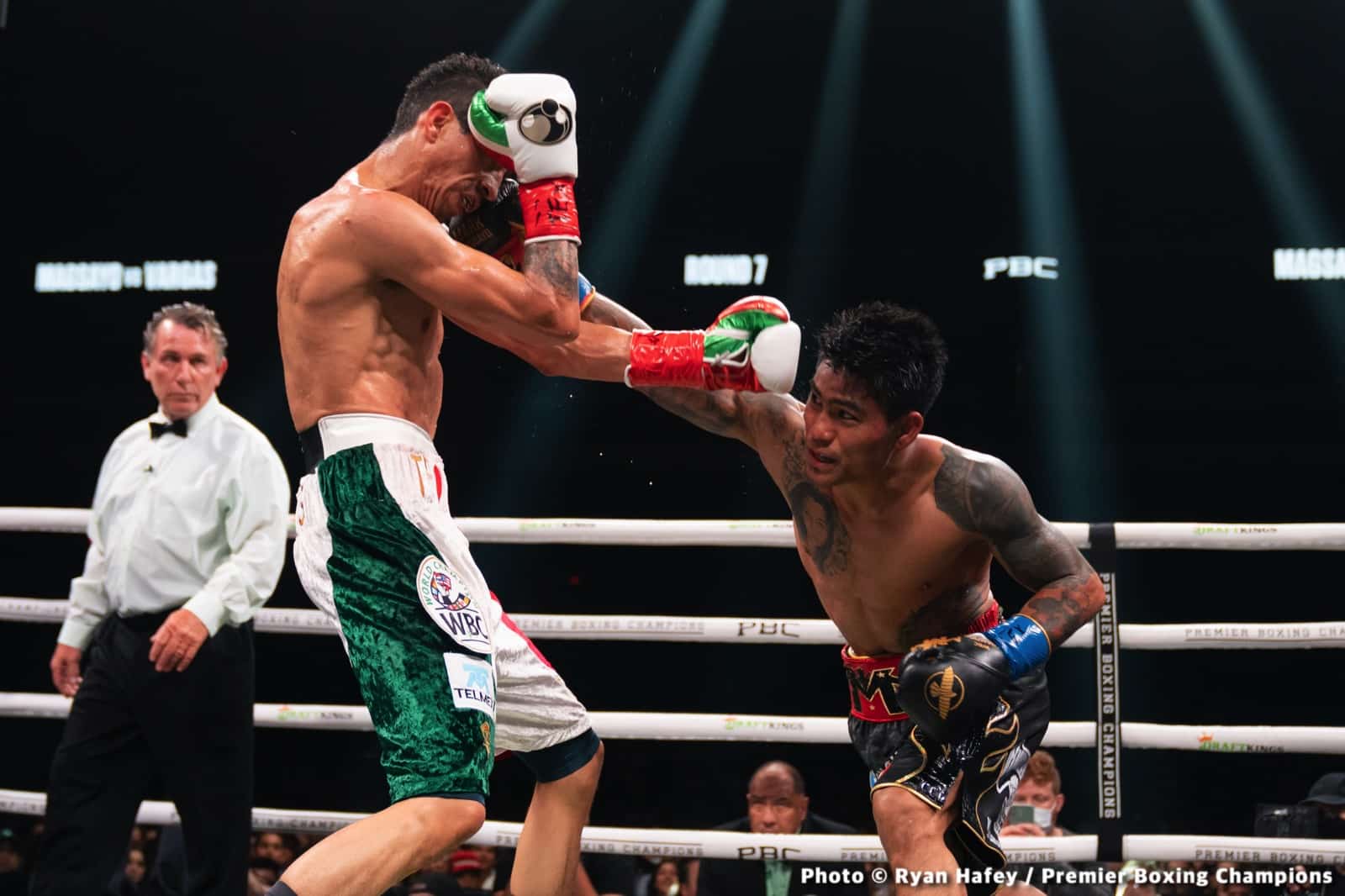 Photos: Rey Vargas dethrones Mark Magsayo In San Antonio