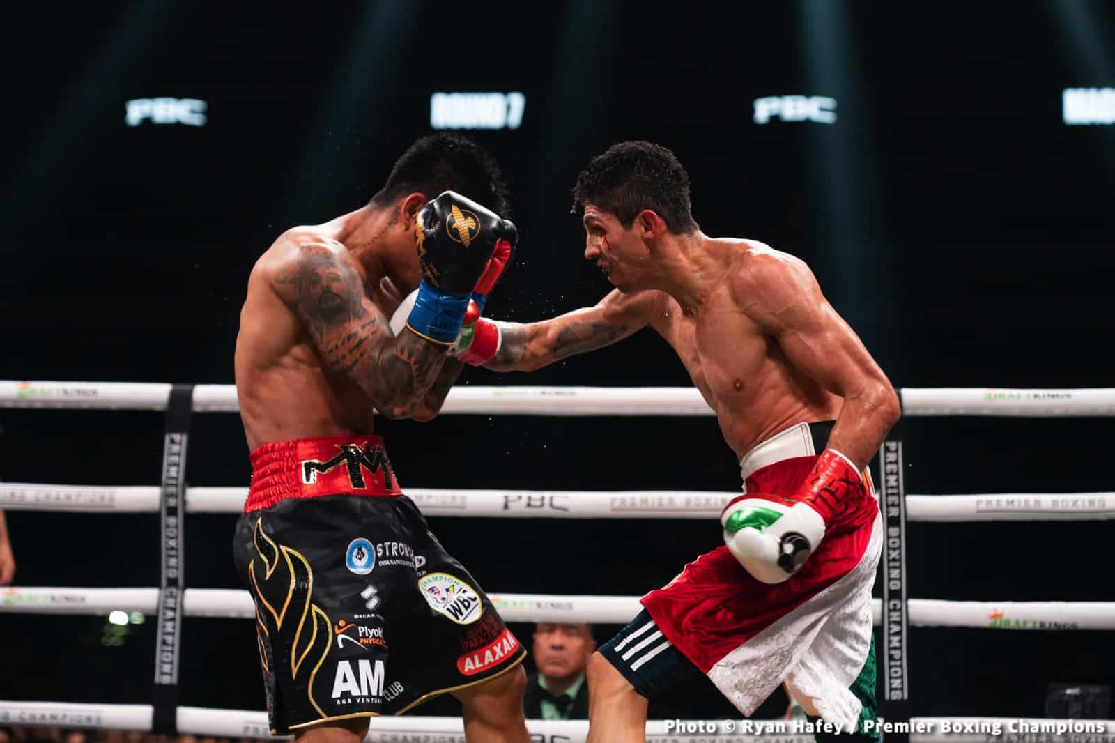 Photos: Rey Vargas dethrones Mark Magsayo In San Antonio