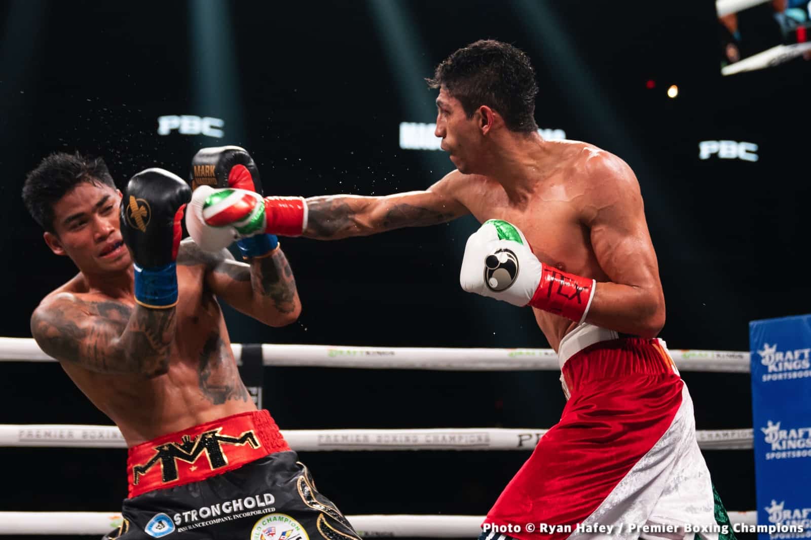 Photos: Rey Vargas dethrones Mark Magsayo In San Antonio