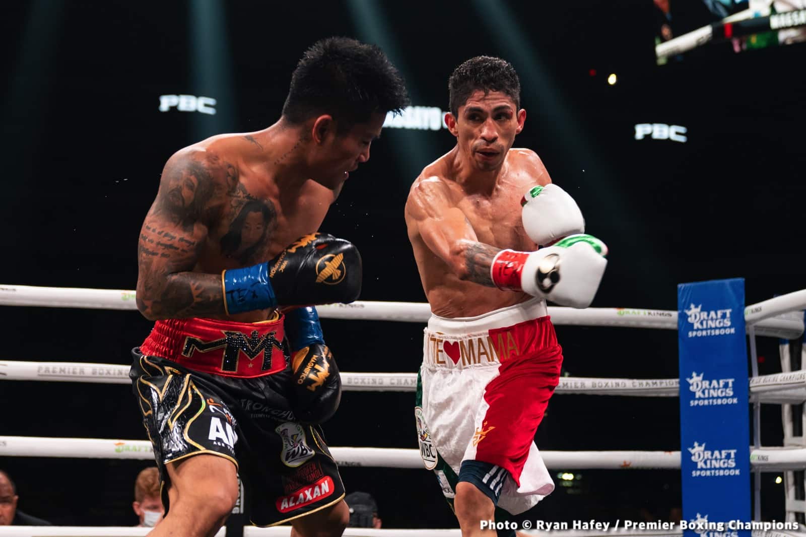 Photos: Rey Vargas dethrones Mark Magsayo In San Antonio