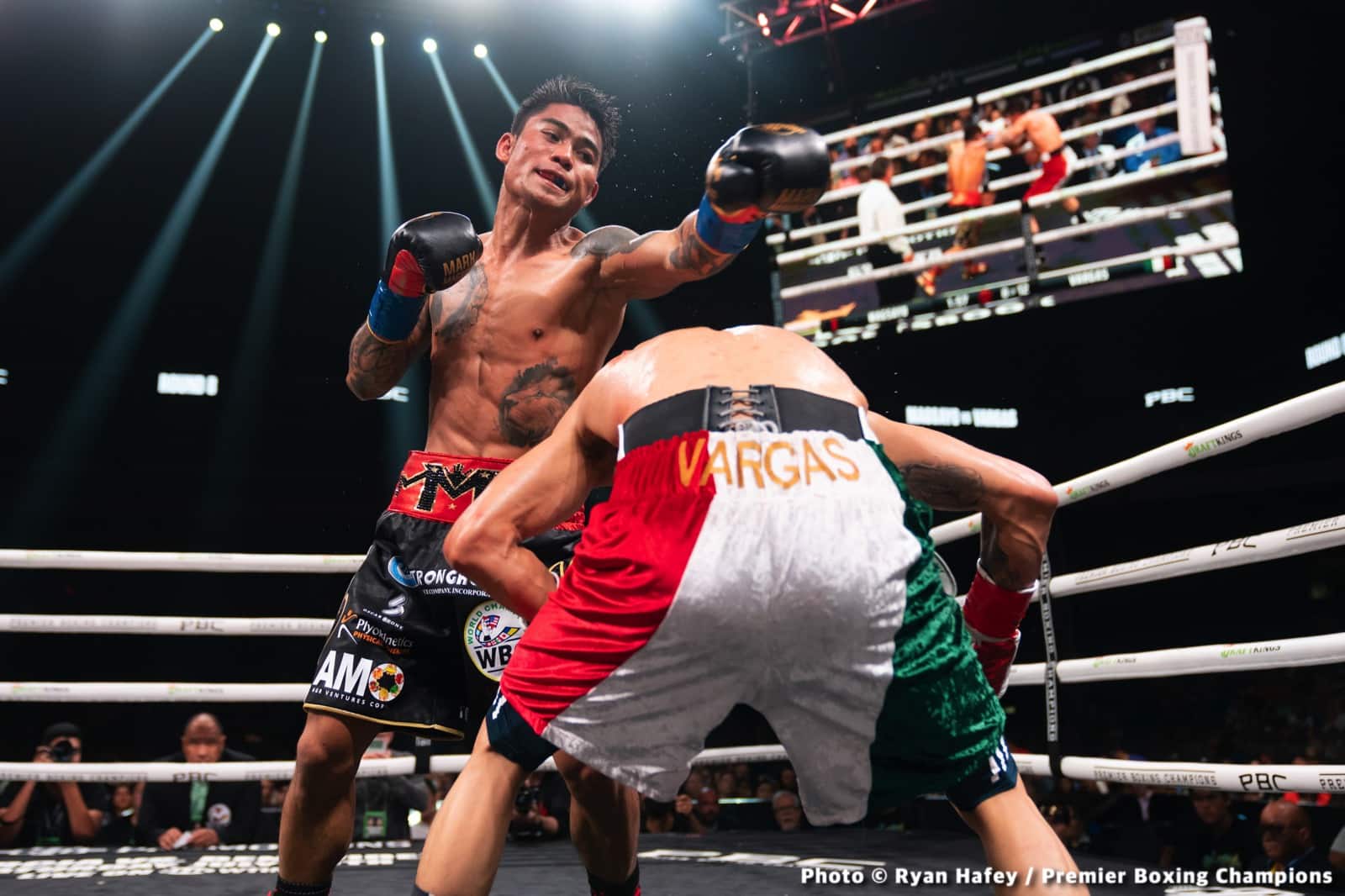 Photos: Rey Vargas dethrones Mark Magsayo In San Antonio