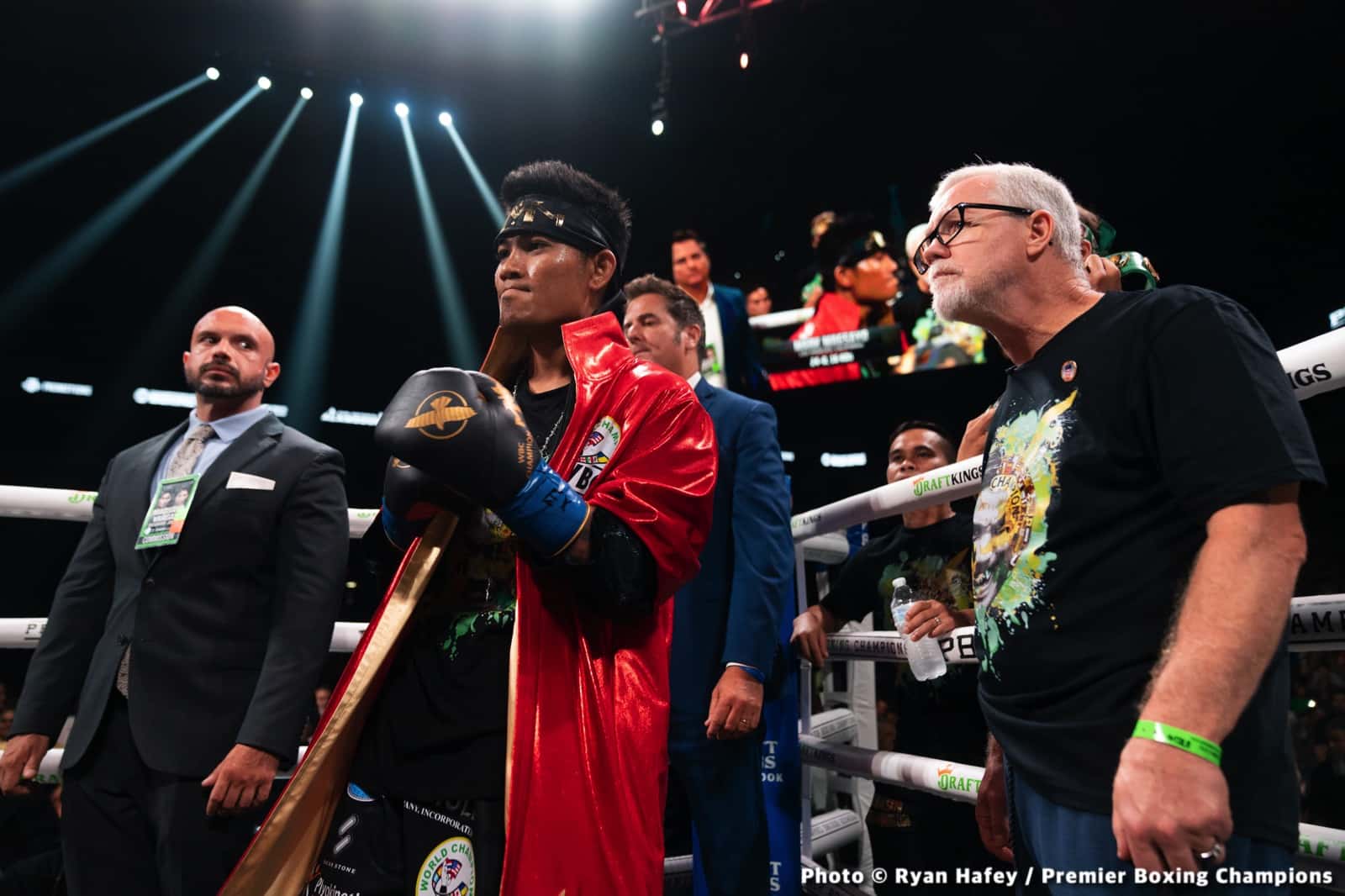 Photos: Rey Vargas dethrones Mark Magsayo In San Antonio