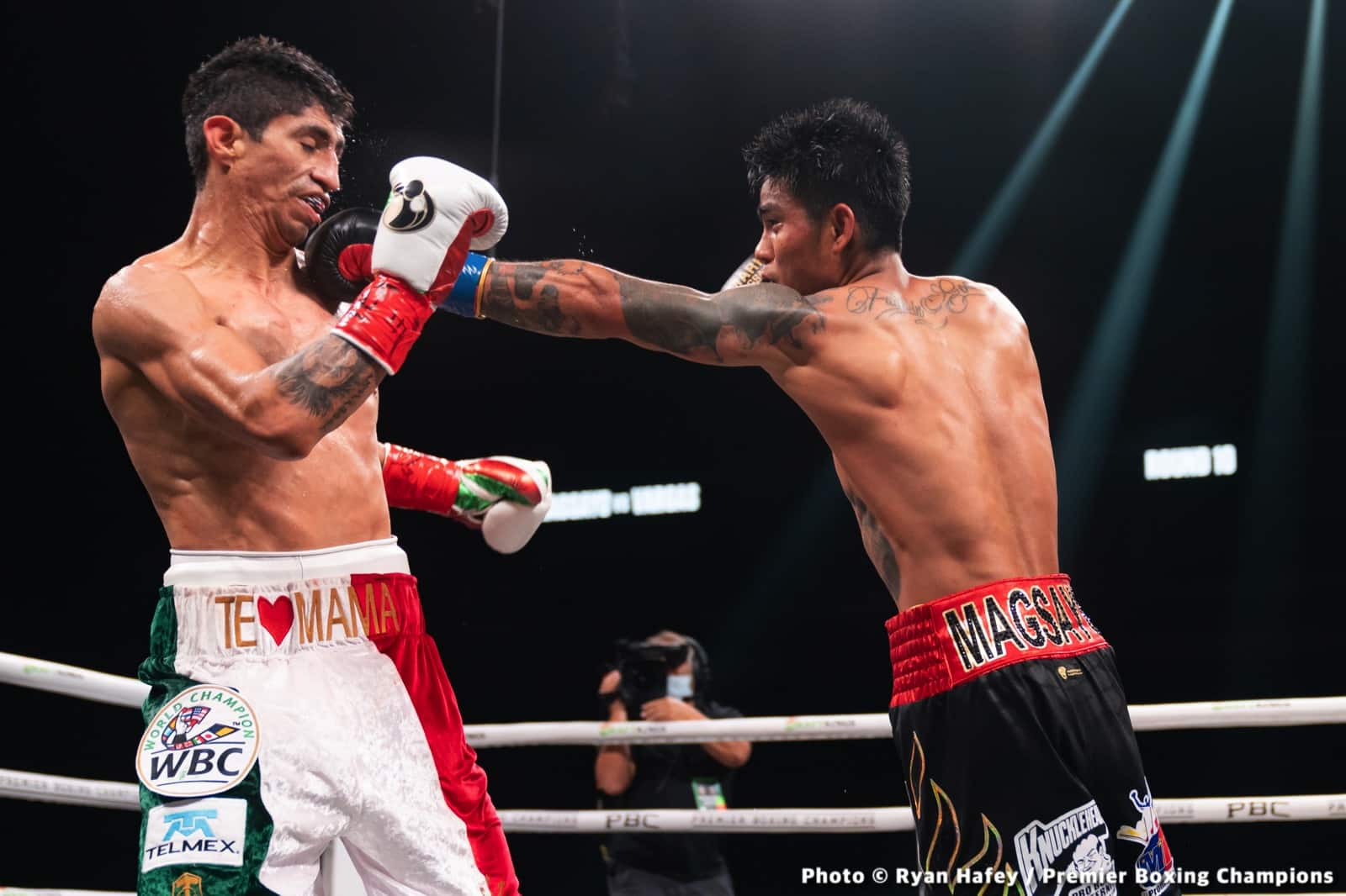 Photos: Rey Vargas dethrones Mark Magsayo In San Antonio