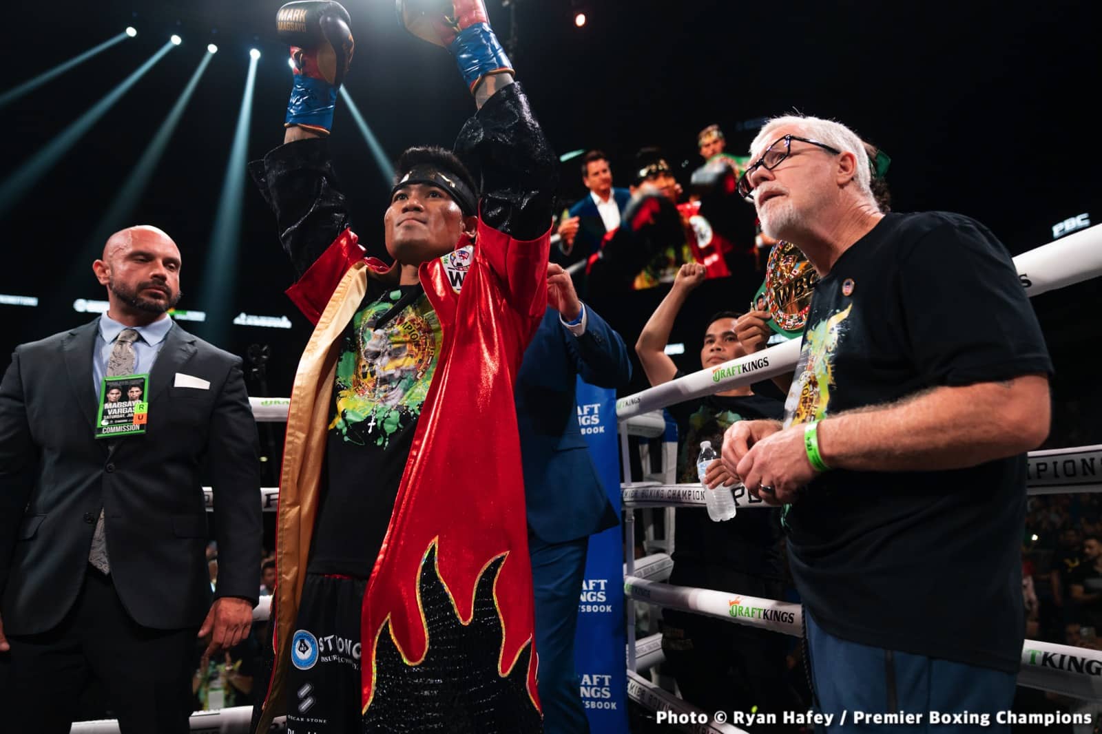 Photos: Rey Vargas dethrones Mark Magsayo In San Antonio