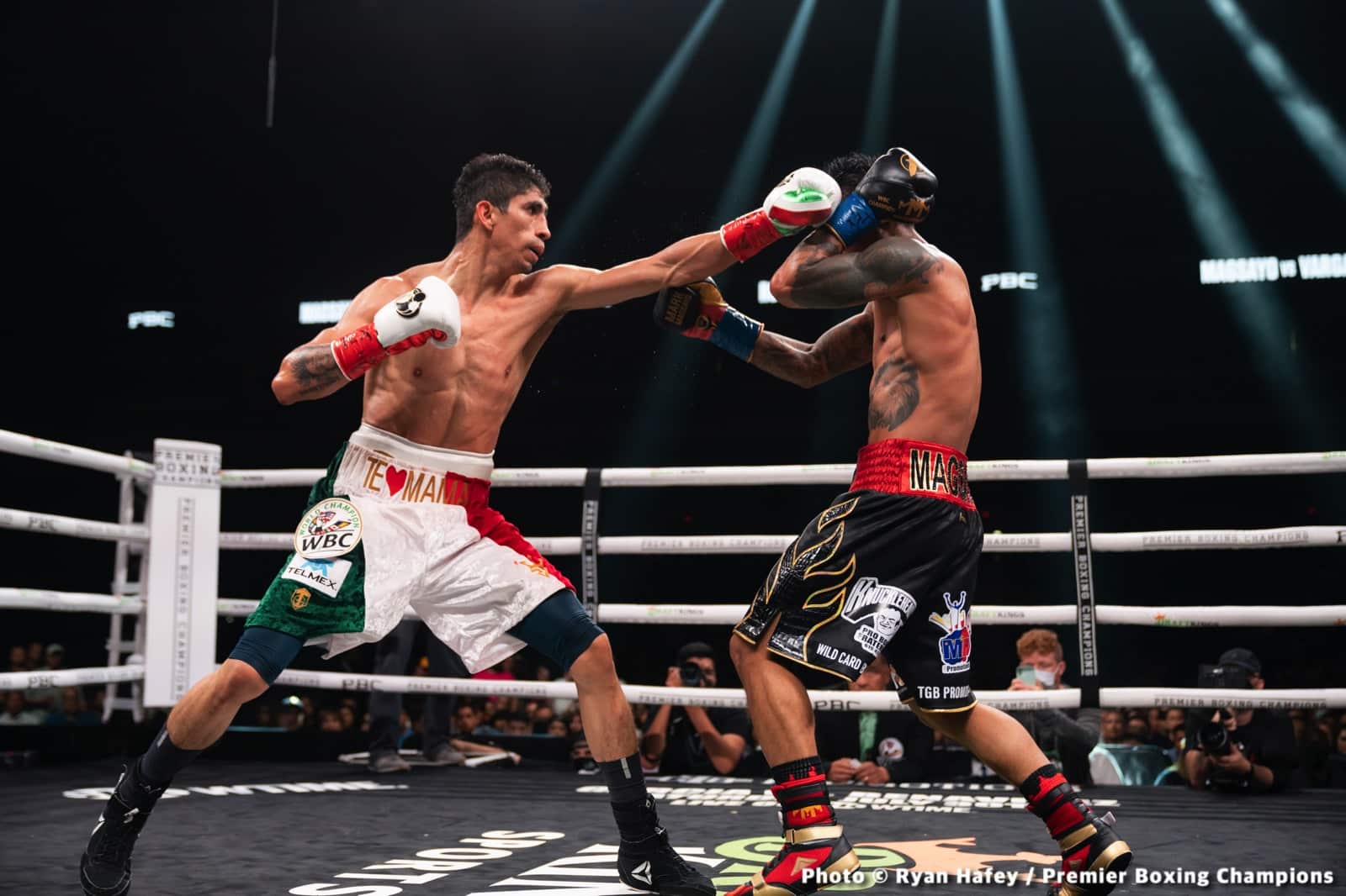 Photos: Rey Vargas dethrones Mark Magsayo In San Antonio