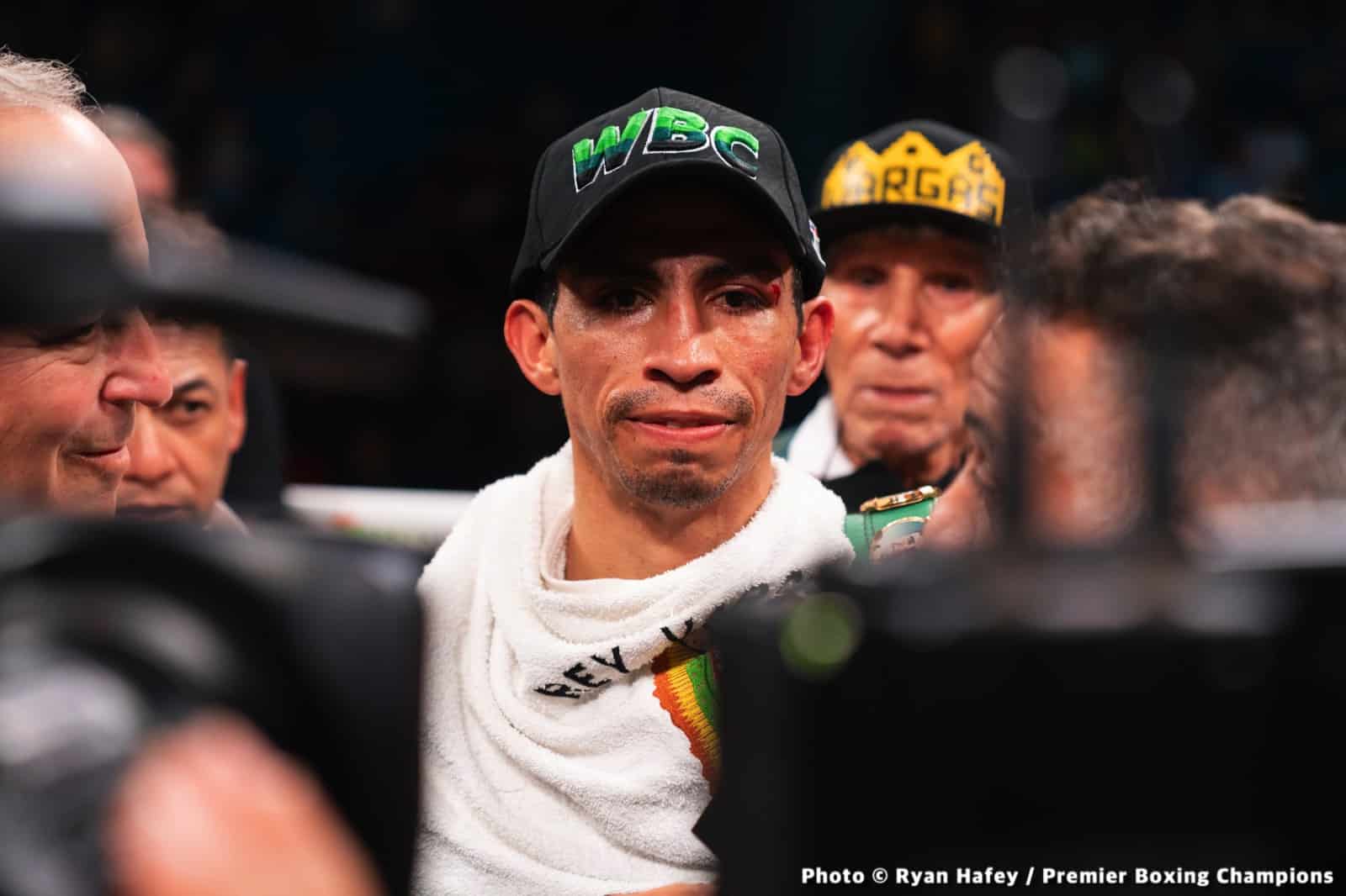 Photos: Rey Vargas dethrones Mark Magsayo In San Antonio