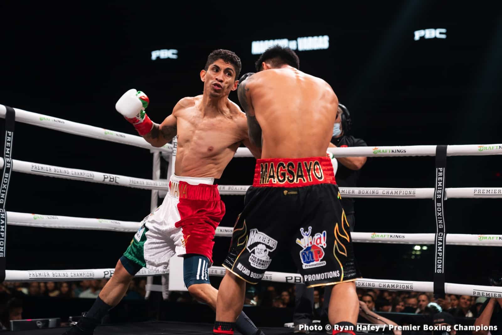 Photos: Rey Vargas dethrones Mark Magsayo In San Antonio