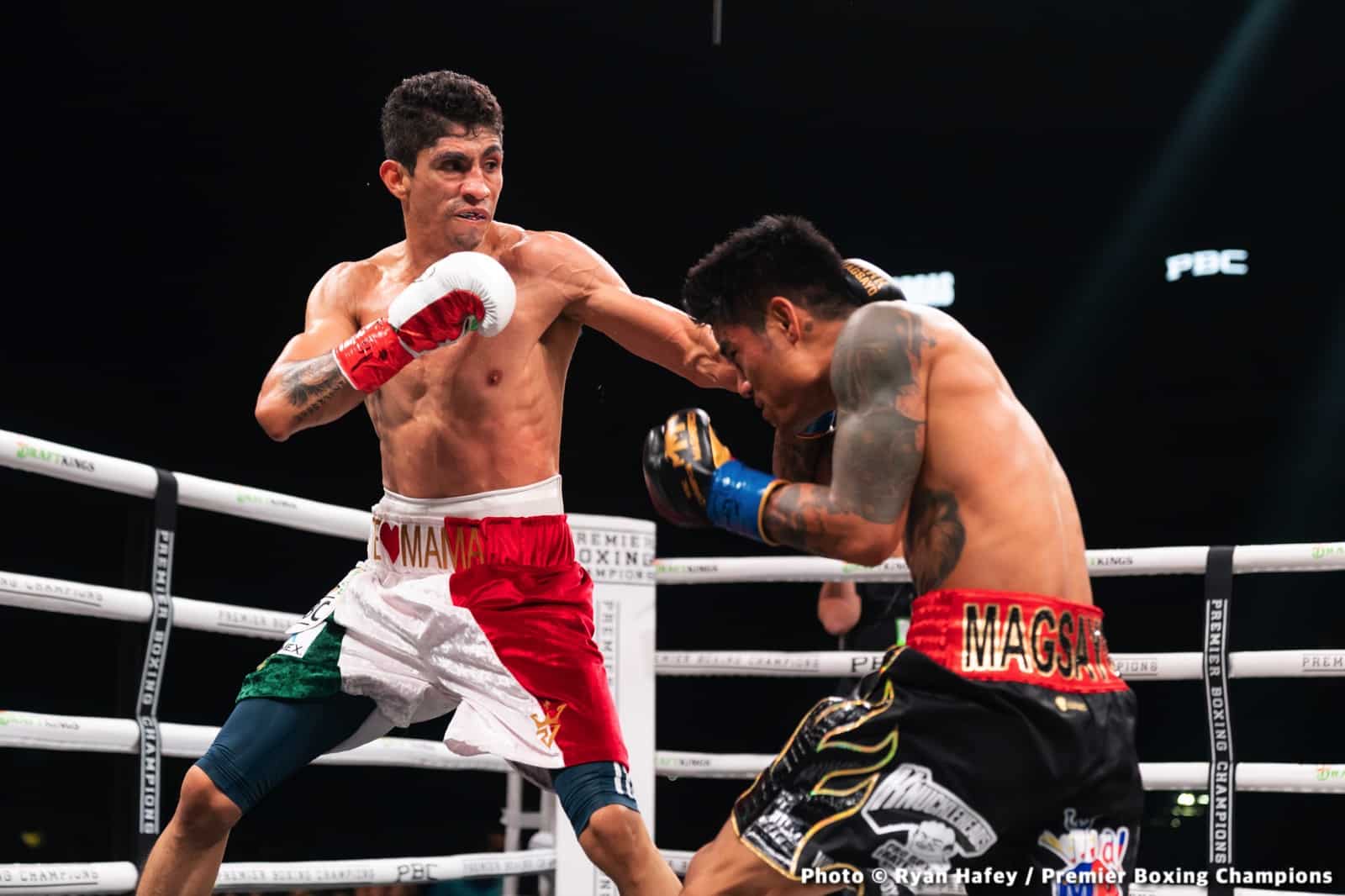 Photos: Rey Vargas dethrones Mark Magsayo In San Antonio