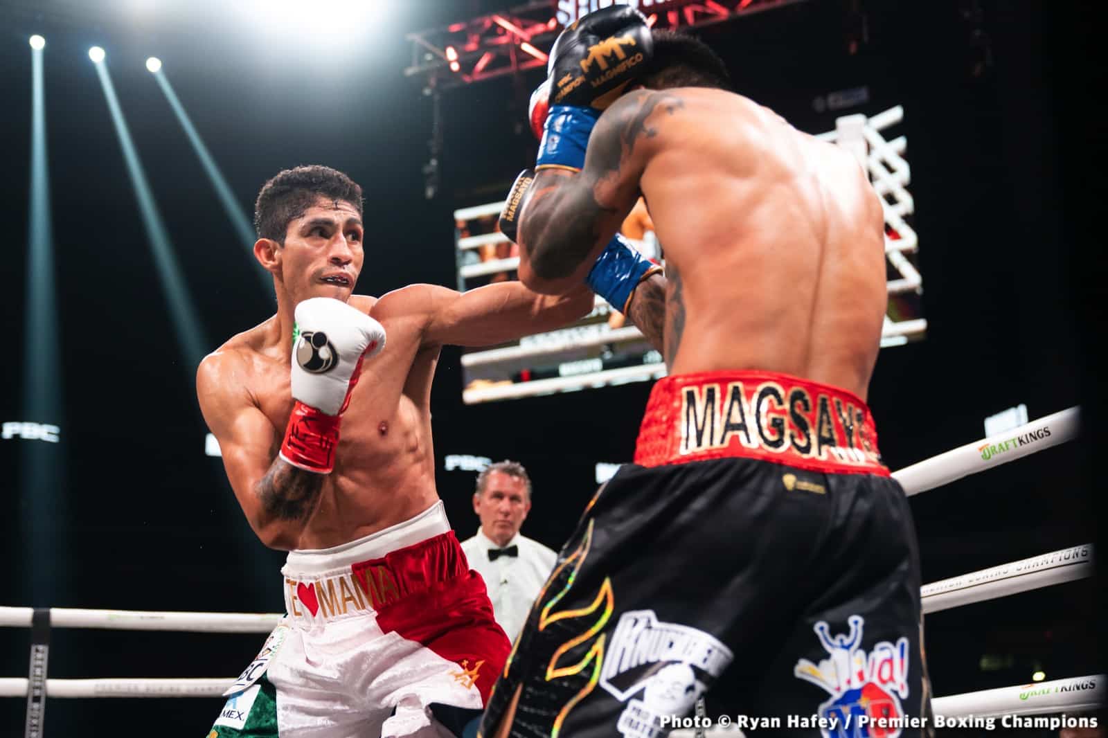 Photos: Rey Vargas dethrones Mark Magsayo In San Antonio