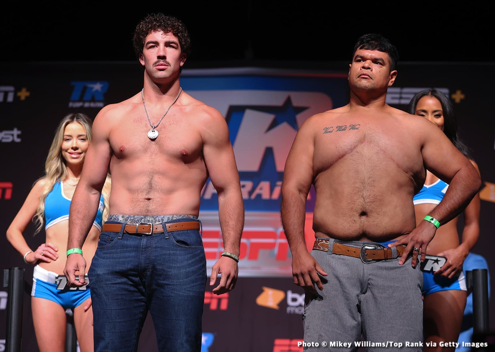 Photos: Barboza Jr. outboxes Zorrilla, Torrez Jr. Improves to 2-0
