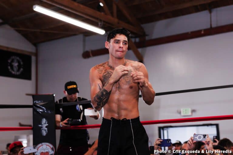 Oscar De La Hoya believes Ryan Garcia vs. Tank Davis is possible