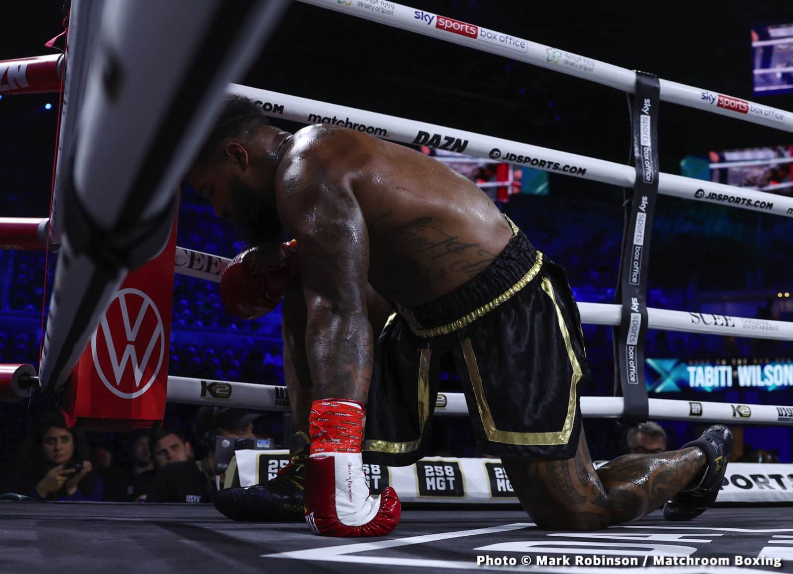 Oleksandr Usyk - Anthony Joshua - Live action results