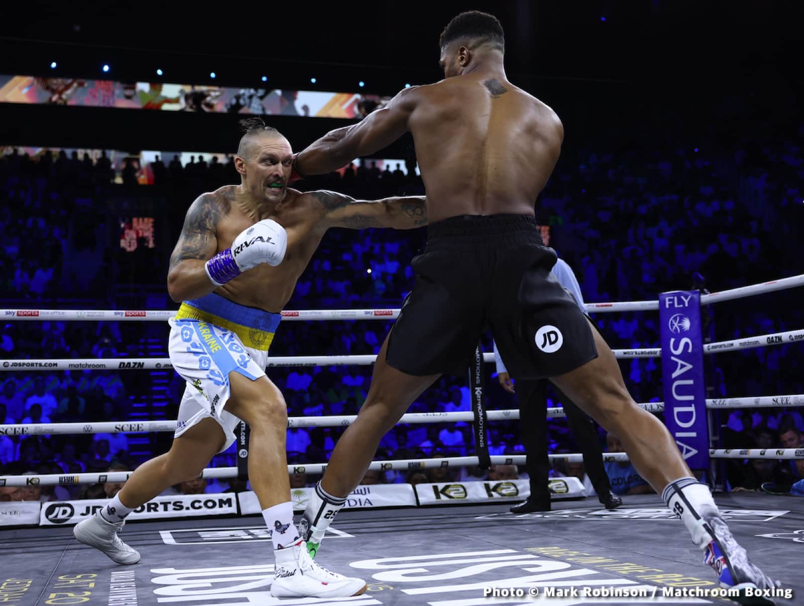 Usyk Repeats Decision Win Over Joshua; Yet One Judge Somehow Scores It For AJ!