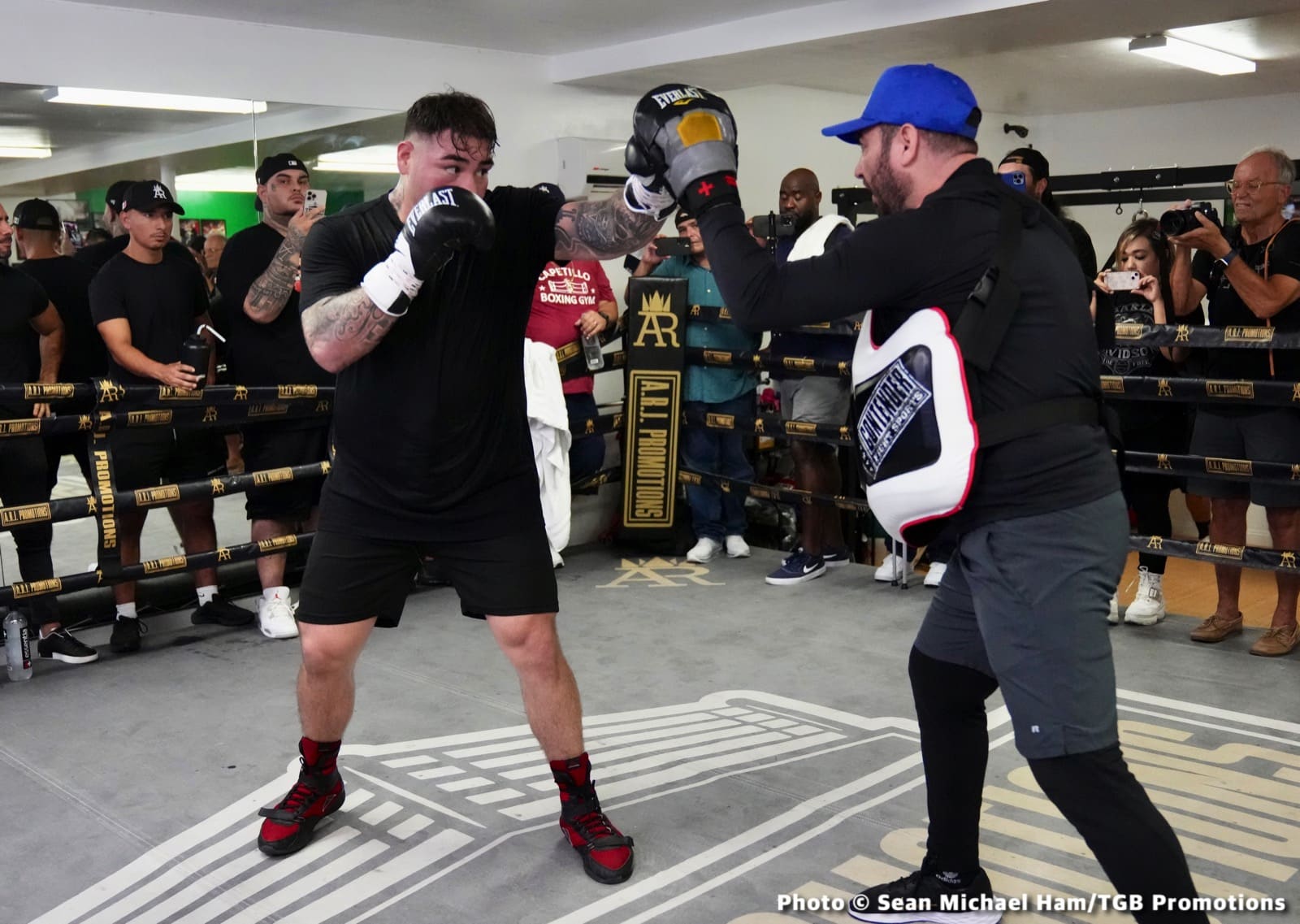 Boxing photo: Andy Ruiz, Isaac Cruz, Luis Oritz image Photos: Andy Ruiz Outpoints Ortiz, Wilder Next?