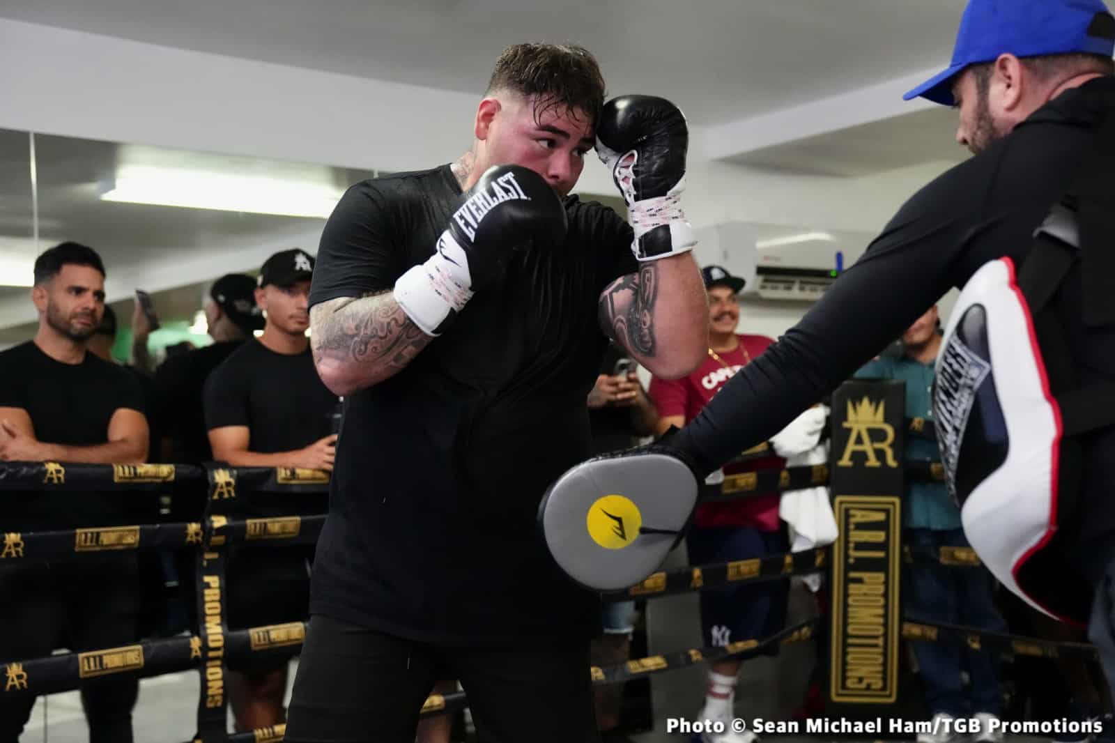 Boxing photo: Andy Ruiz, Isaac Cruz, Luis Oritz image Photos: Andy Ruiz Outpoints Ortiz, Wilder Next?