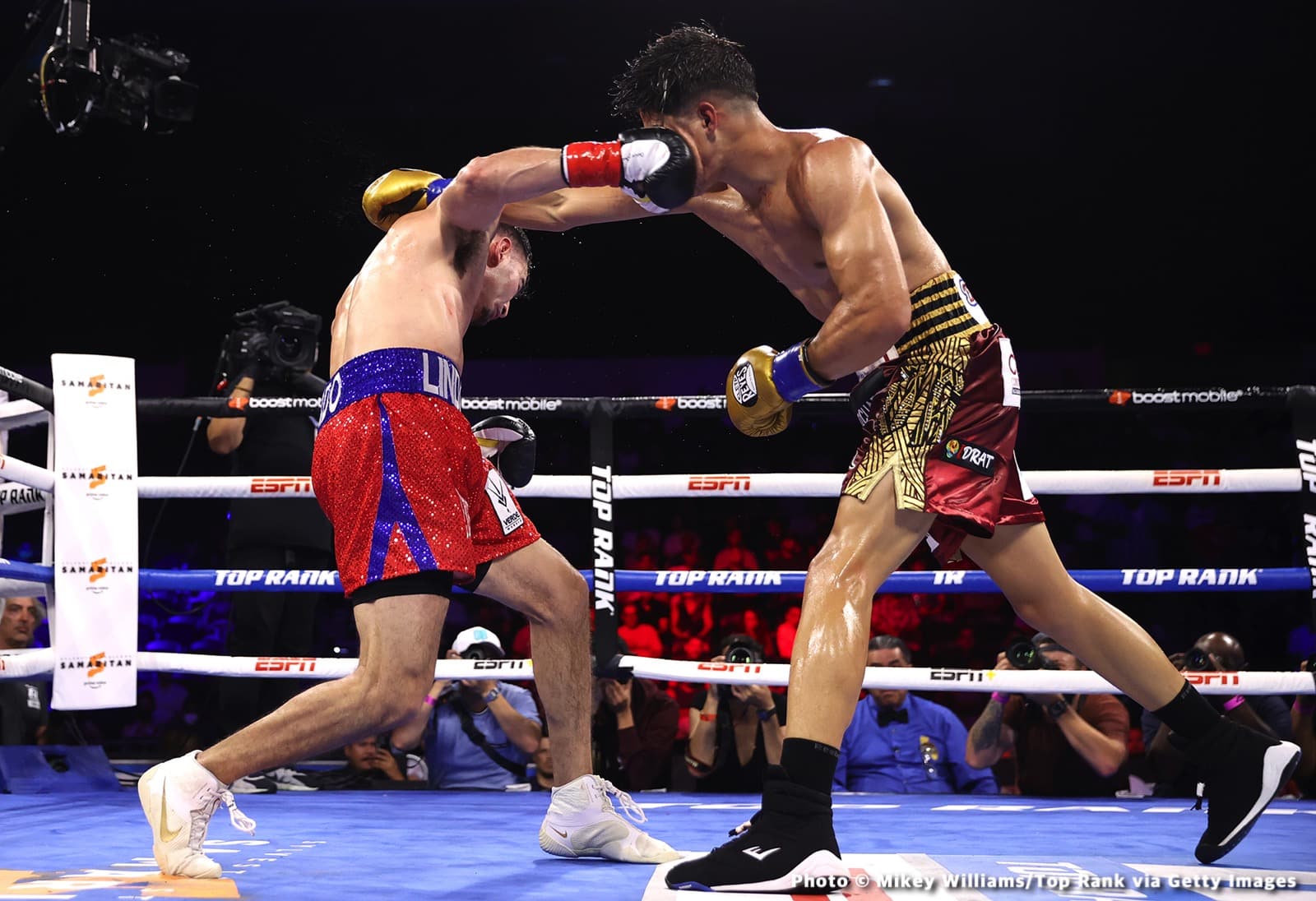 Emanuel Navarrete Knocks Out Eduardo Baez - Boxing Results