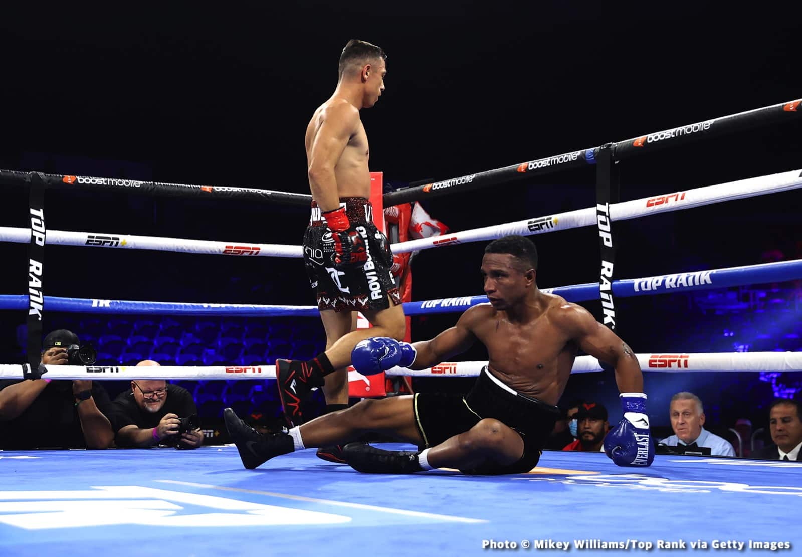 Emanuel Navarrete Knocks Out Eduardo Baez - Boxing Results