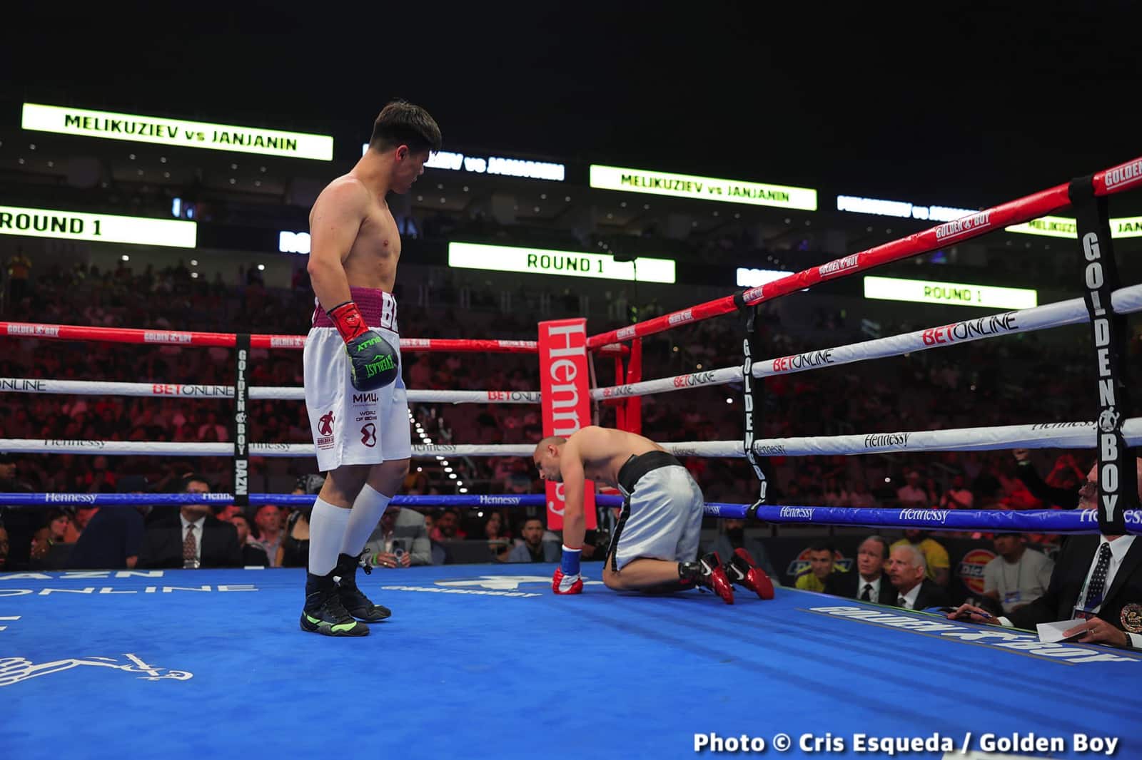 Photos: Vergil Ortiz Jr TKOs MIchael McKinson
