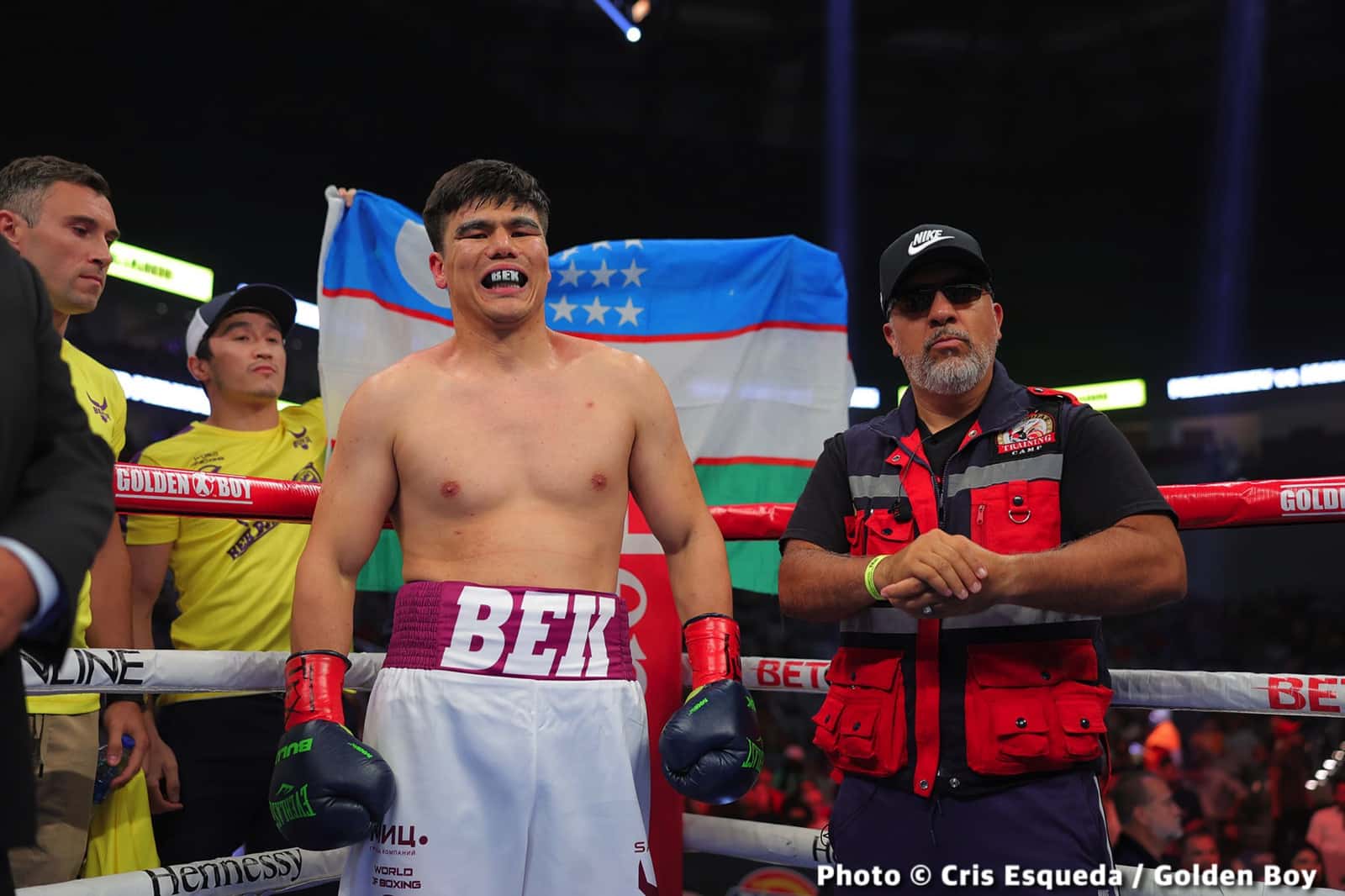 Photos: Vergil Ortiz Jr TKOs MIchael McKinson