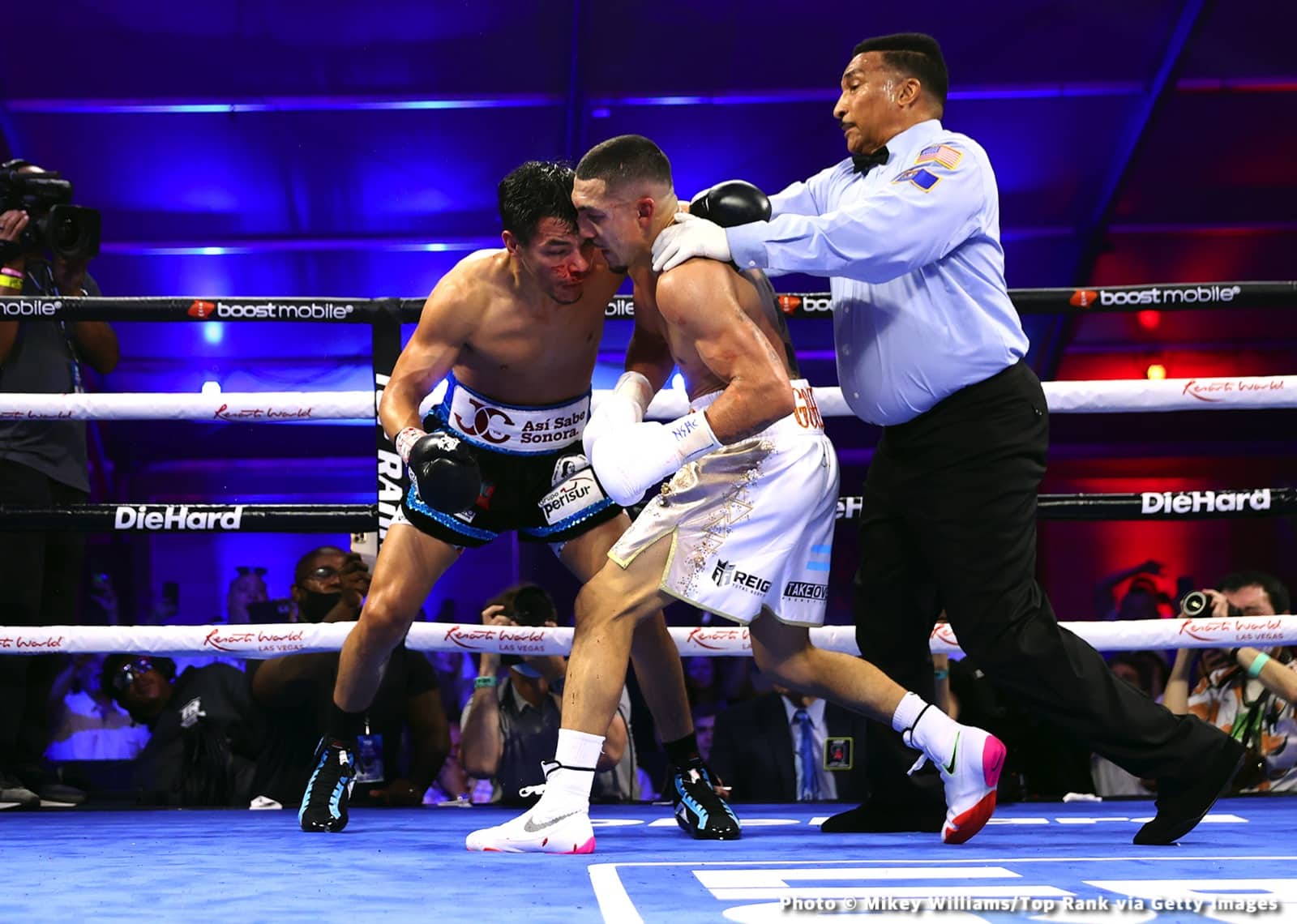 Photos: Teofimo Lopez defeats Campa, Xander Zayas with stoppage win!