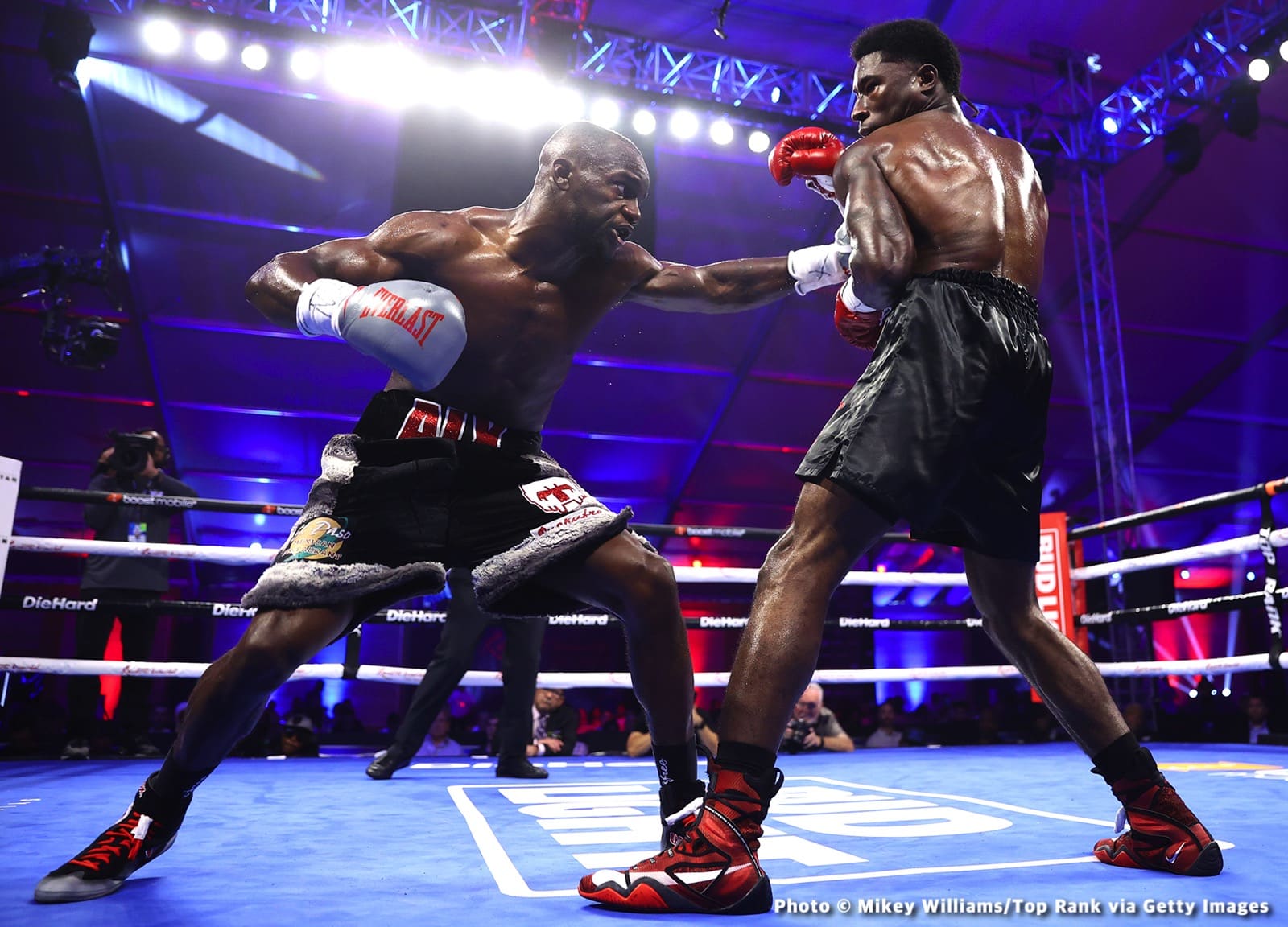 Photos: Teofimo Lopez defeats Campa, Xander Zayas with stoppage win!