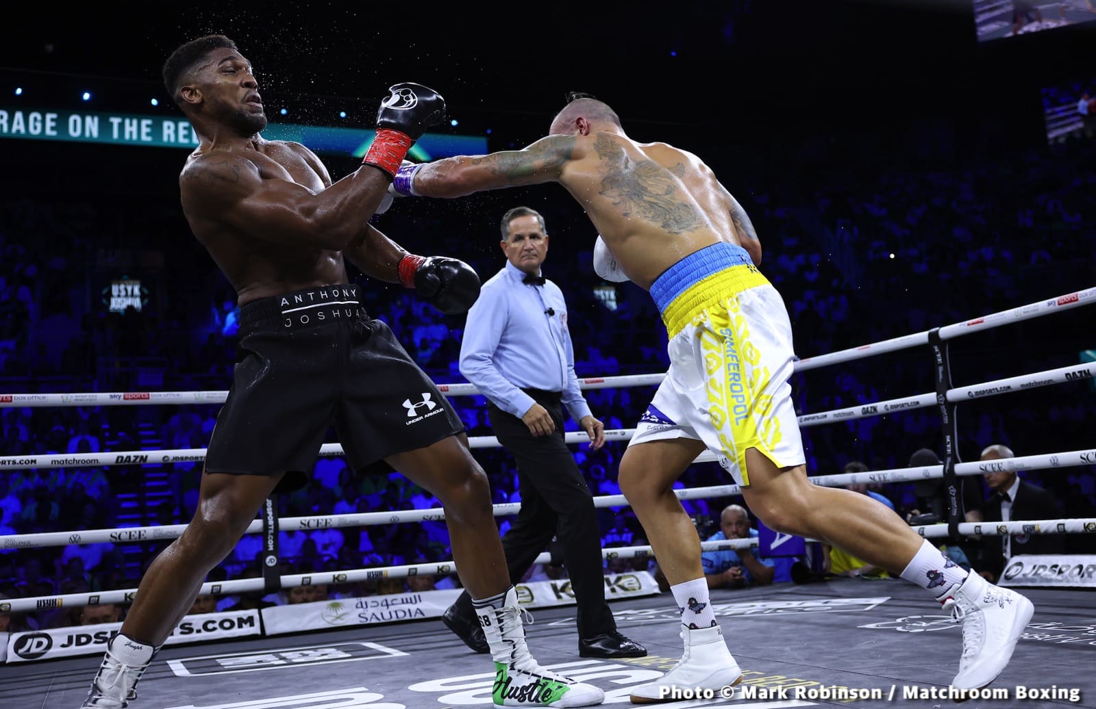Usyk Repeats Decision Win Over Joshua; Yet One Judge Somehow Scores It For AJ!