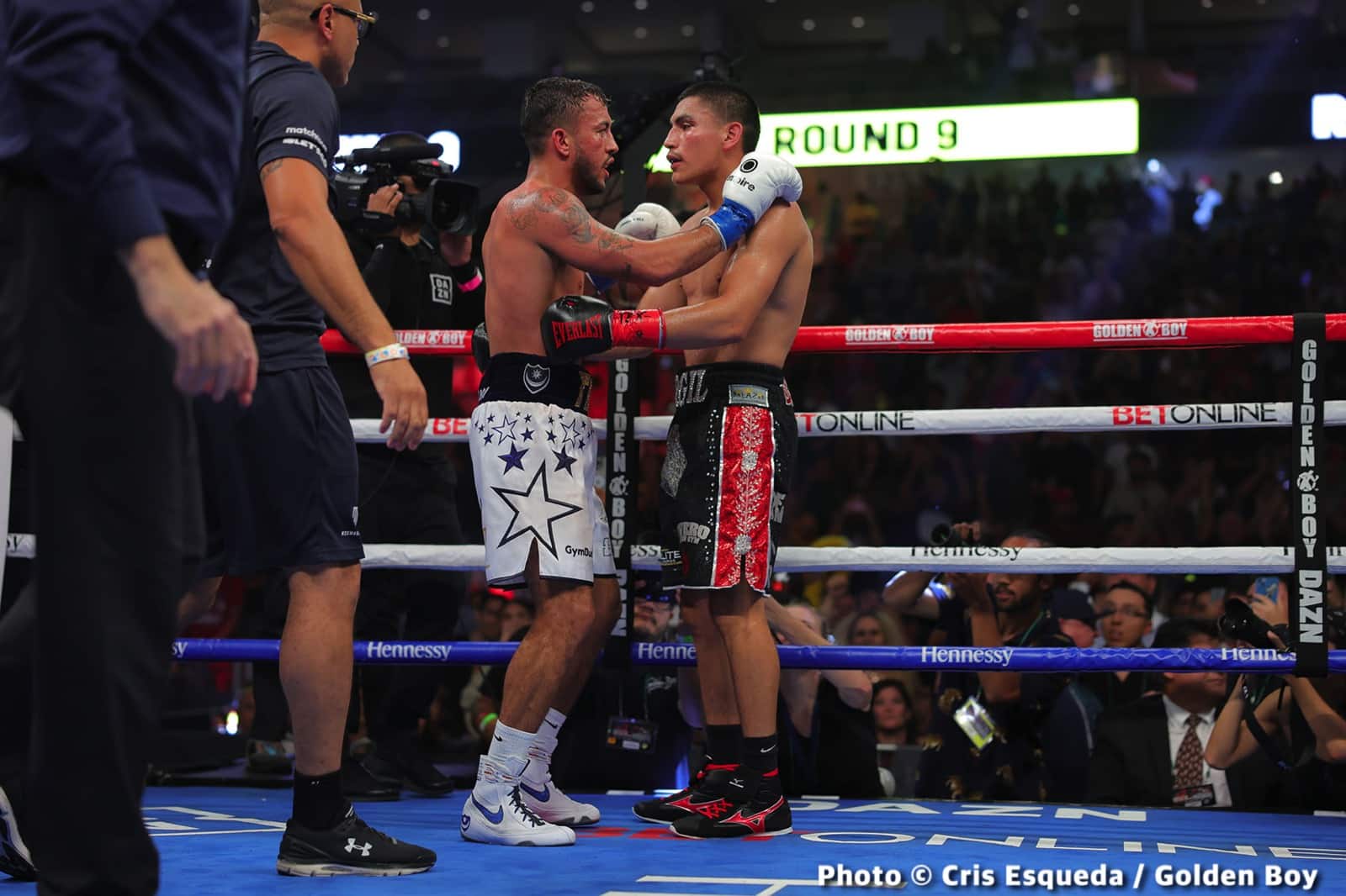 Photos: Vergil Ortiz Jr TKOs MIchael McKinson