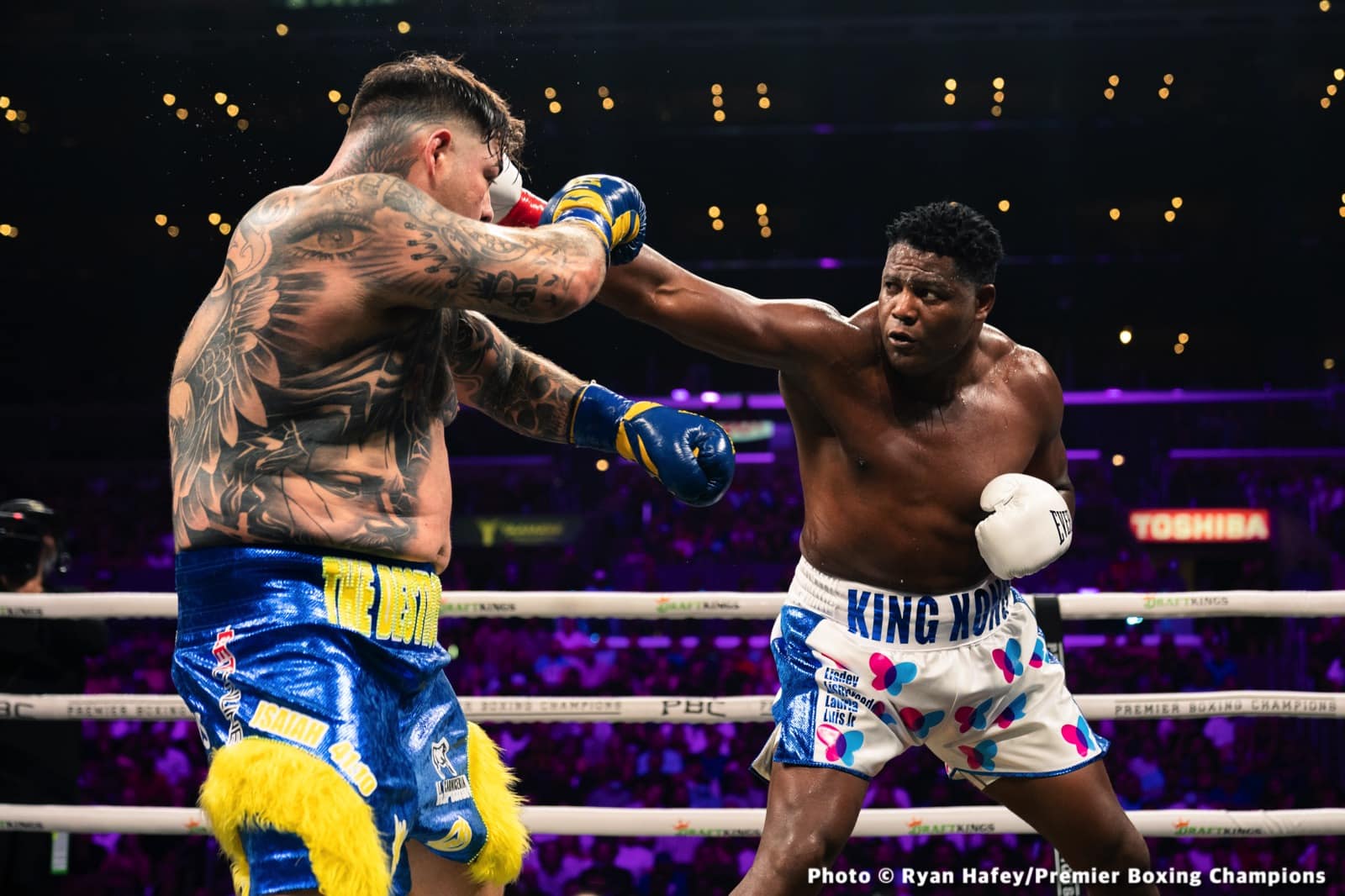 Photos: Andy Ruiz Outpoints Ortiz, Wilder Next?