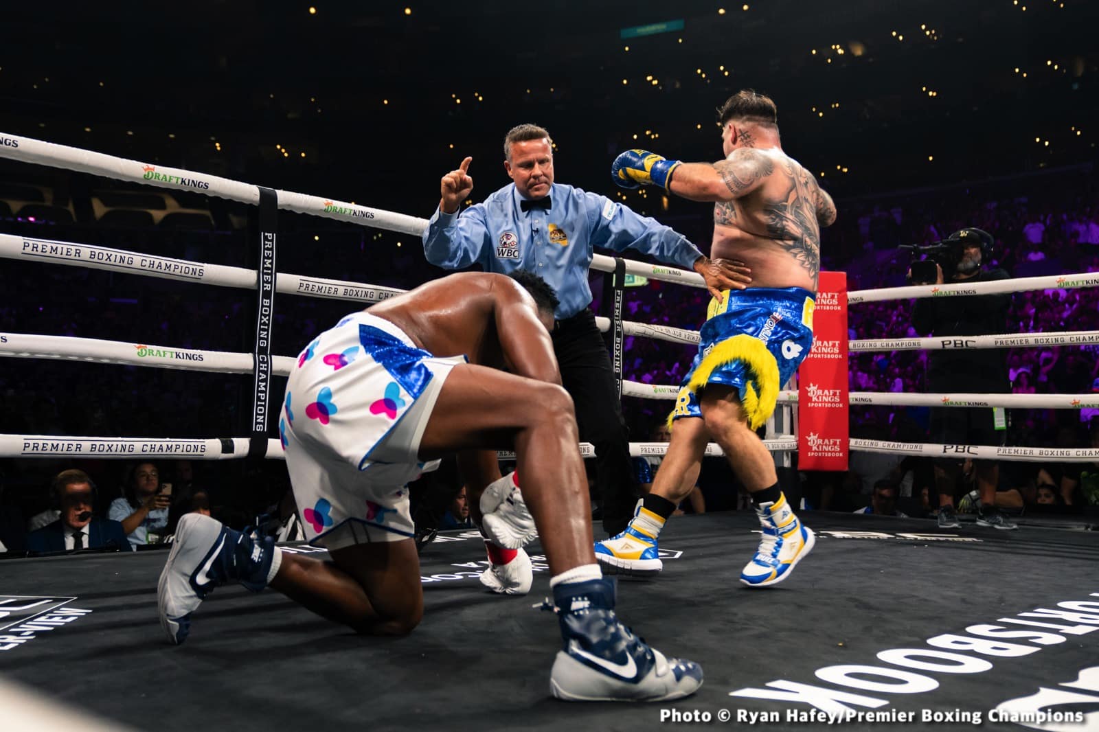 Photos: Andy Ruiz Outpoints Ortiz, Wilder Next?