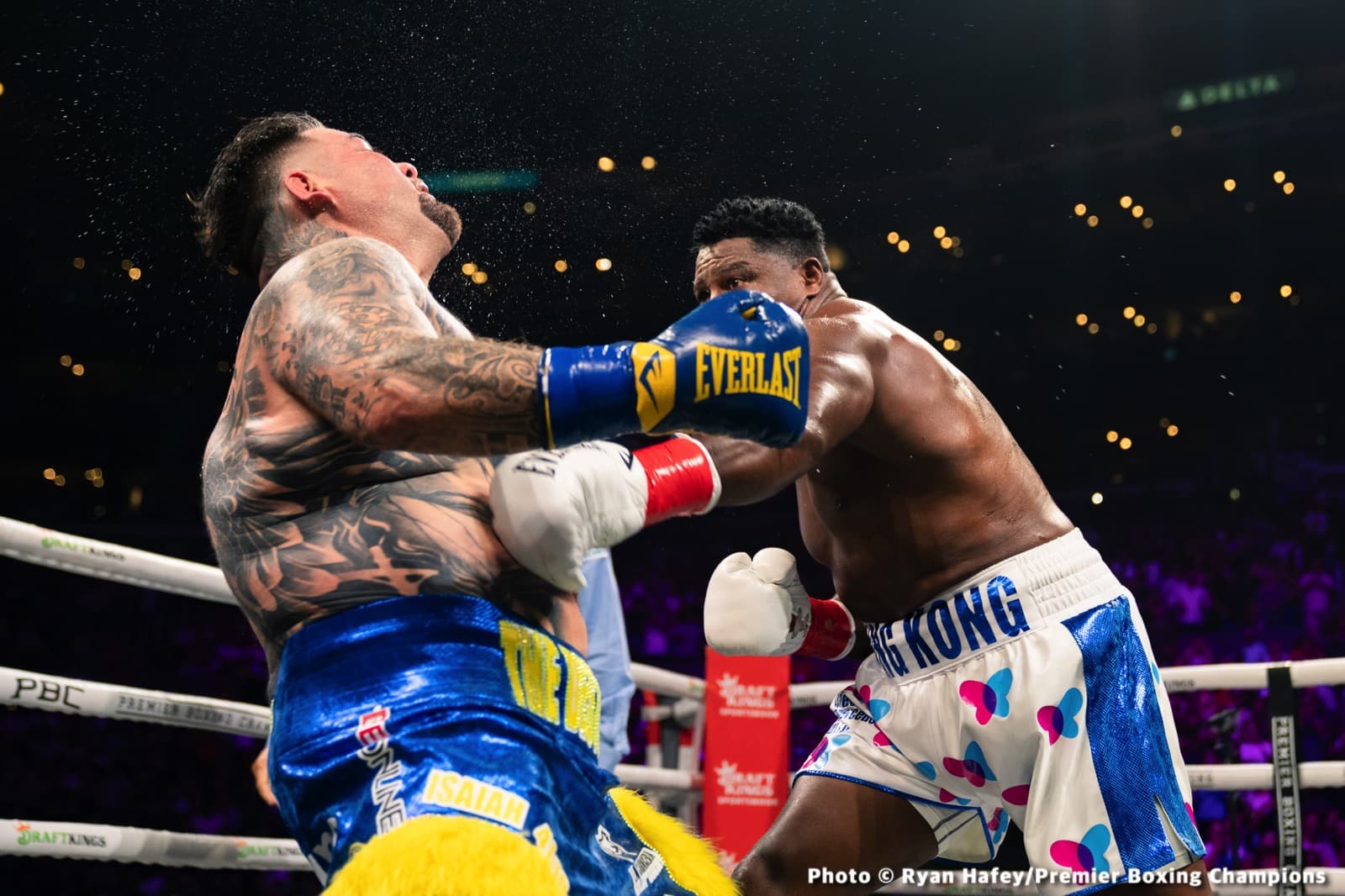 Photos: Andy Ruiz Outpoints Ortiz, Wilder Next?