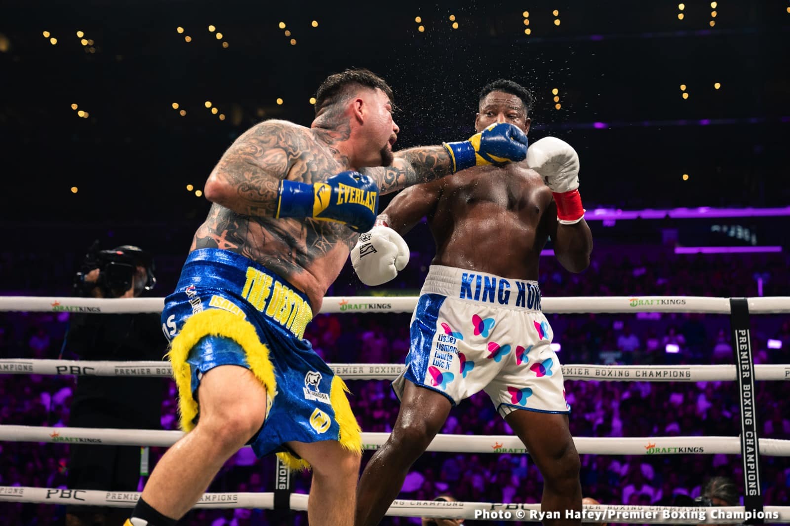Photos: Andy Ruiz Outpoints Ortiz, Wilder Next?