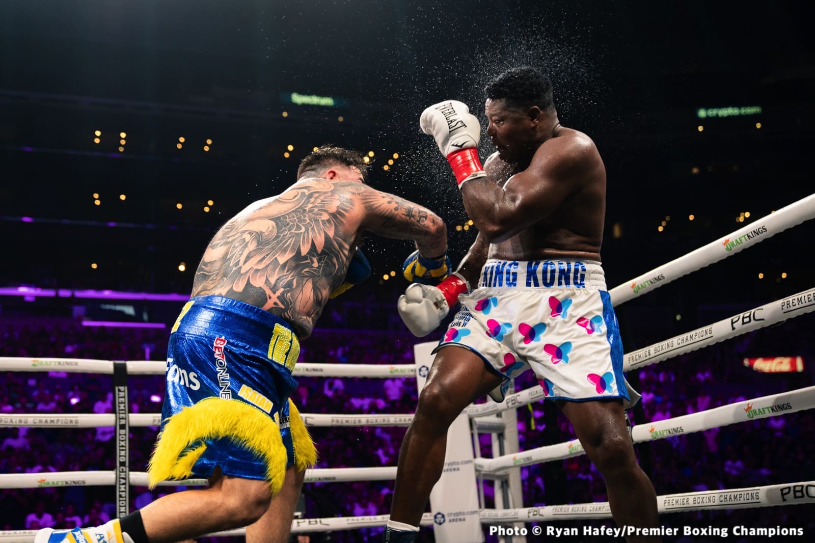 Photos: Andy Ruiz Outpoints Ortiz, Wilder Next?
