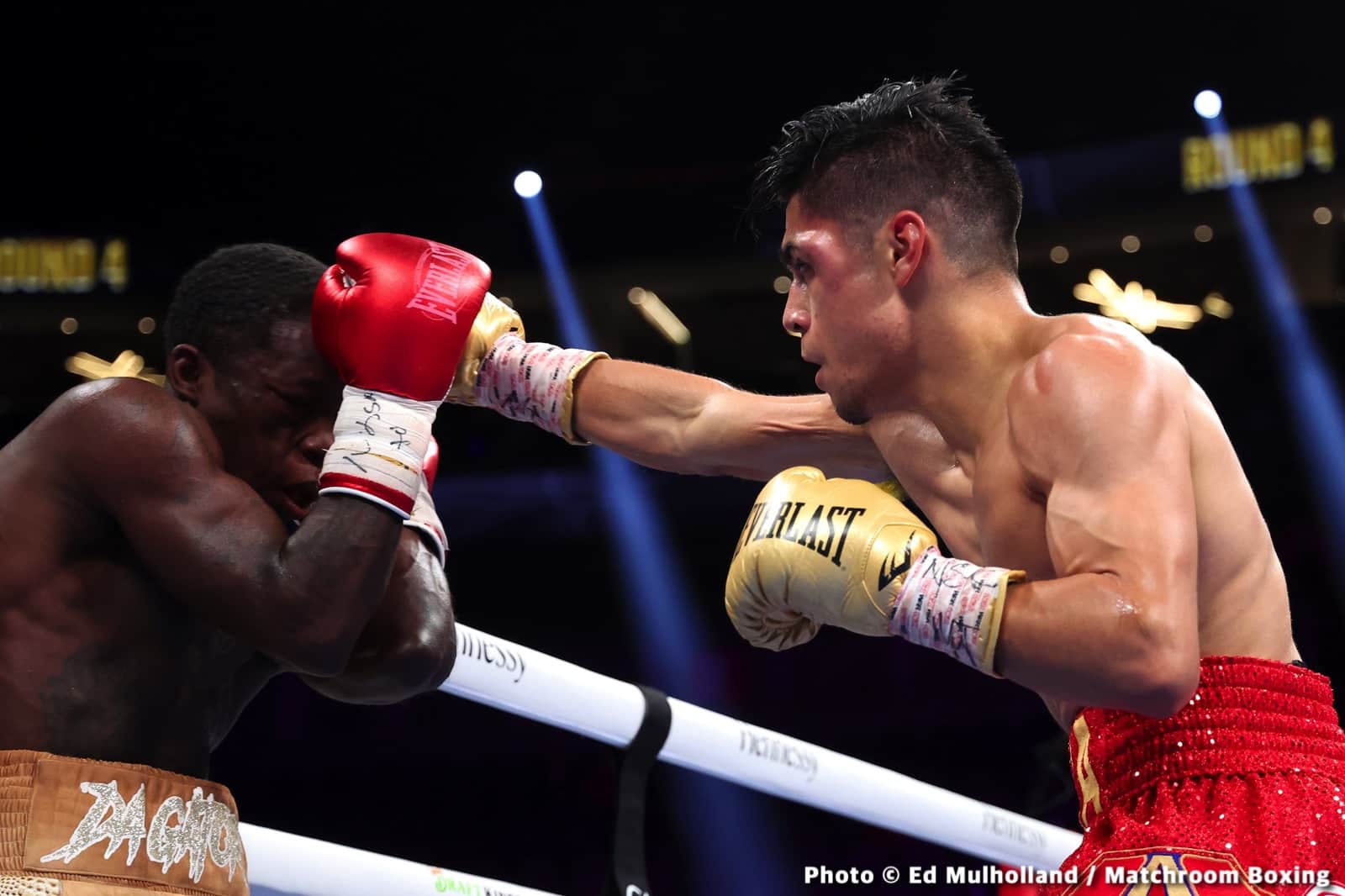 Canelo Alvarez vs. Gennadiy Golovkin - live action results for trilogy fight