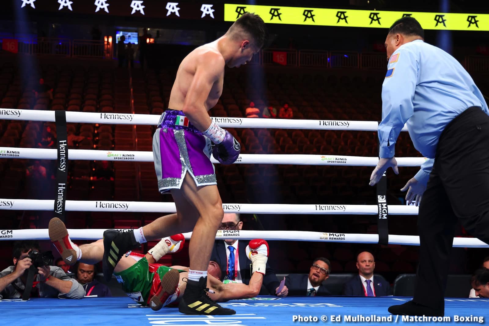 Canelo Alvarez vs. Gennadiy Golovkin - live action results for trilogy fight