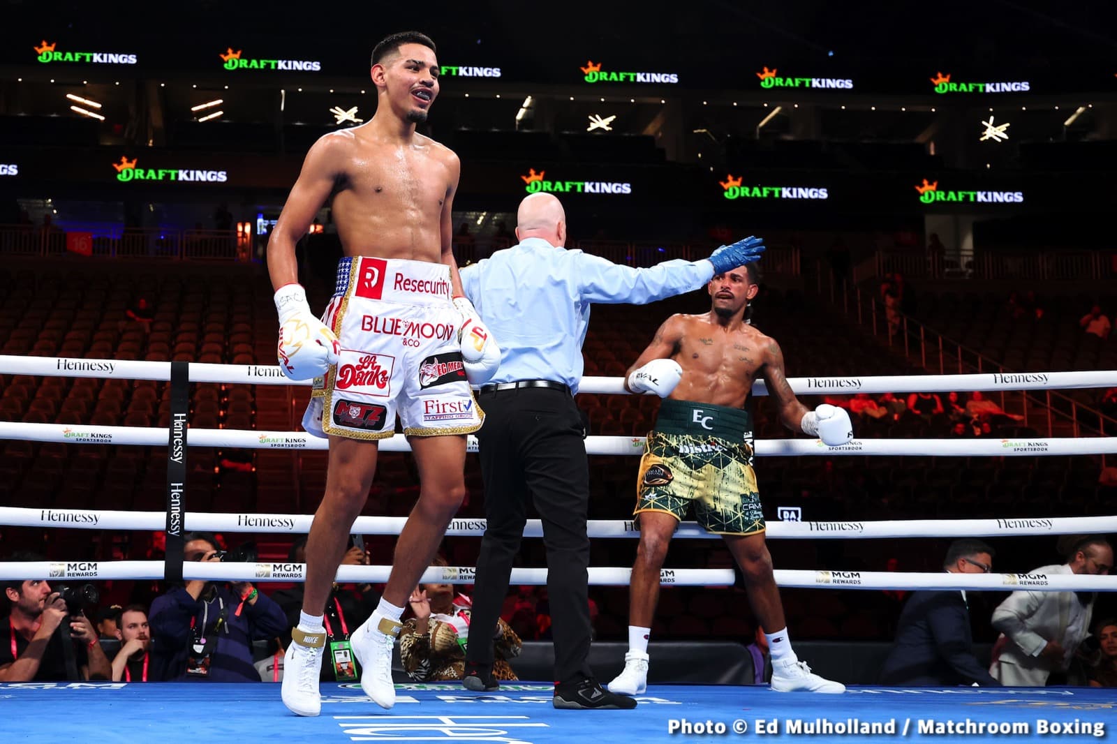 Canelo Alvarez vs. Gennadiy Golovkin - live action results for trilogy fight